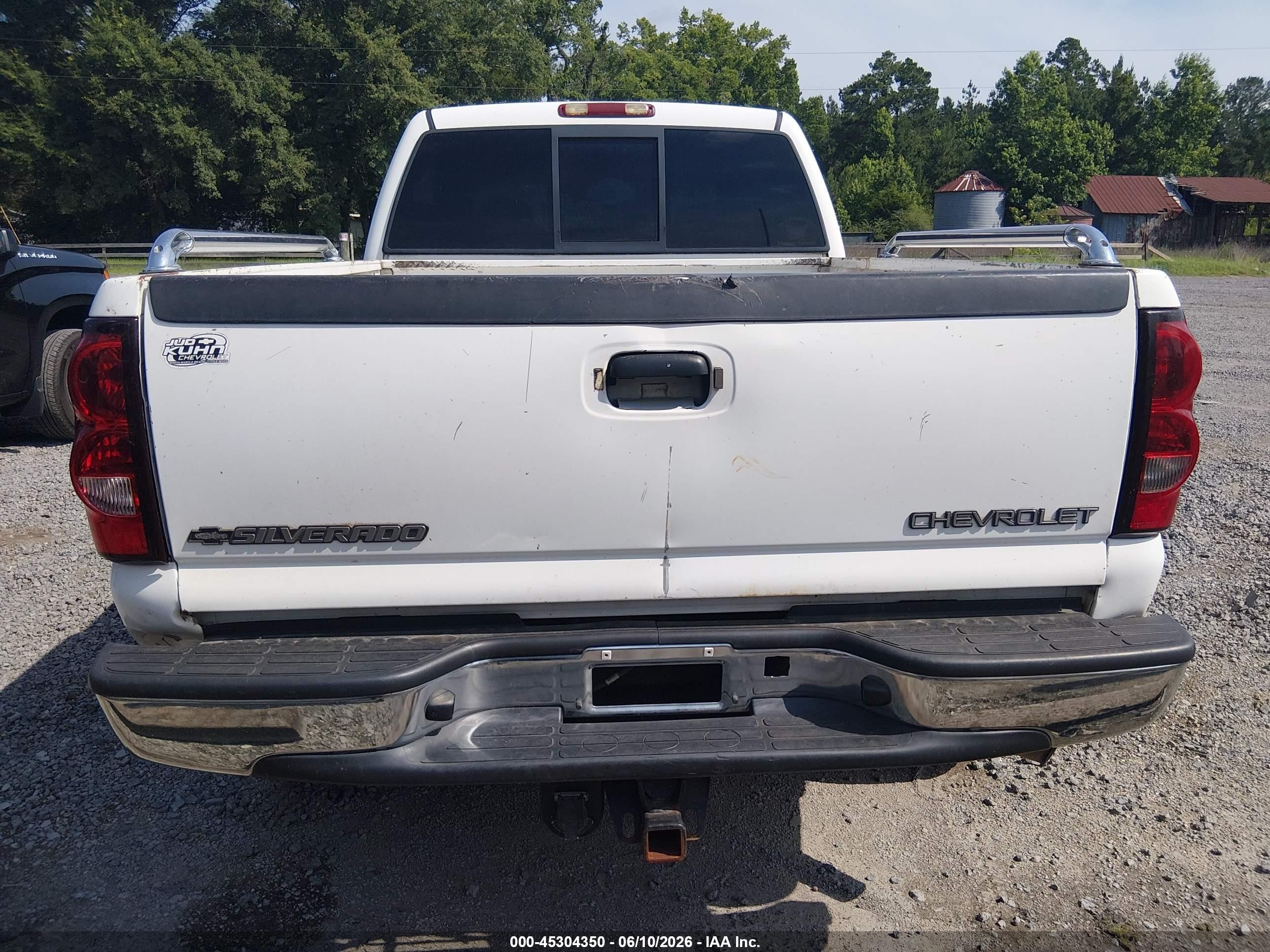 2005 Chevrolet Silverado 2500hd Ls White vin: 1GCHC23U15F823044
