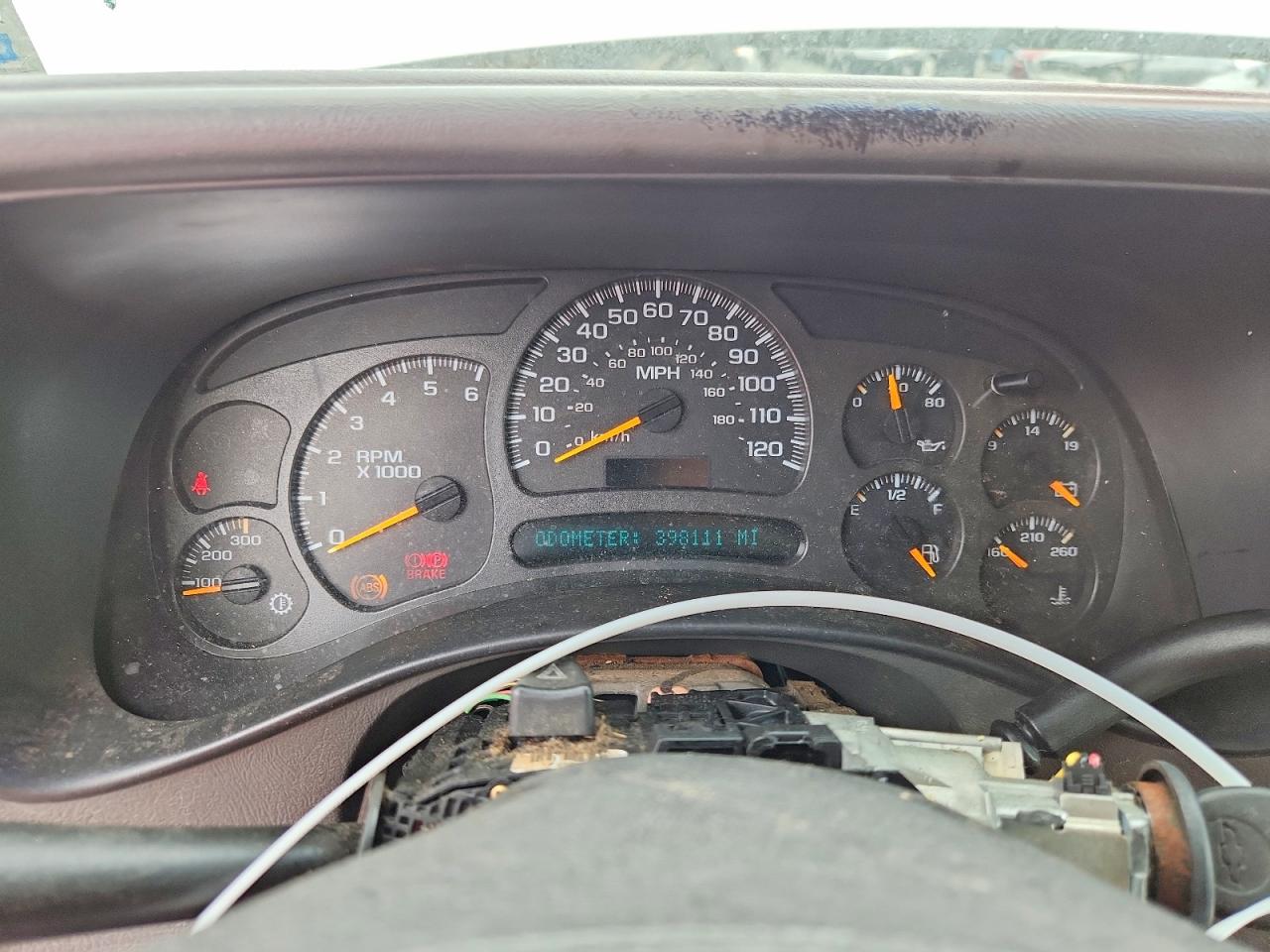 2003 Chevrolet Silverado C2500 Heavy Duty White vin: 1GCHC23U23F258932