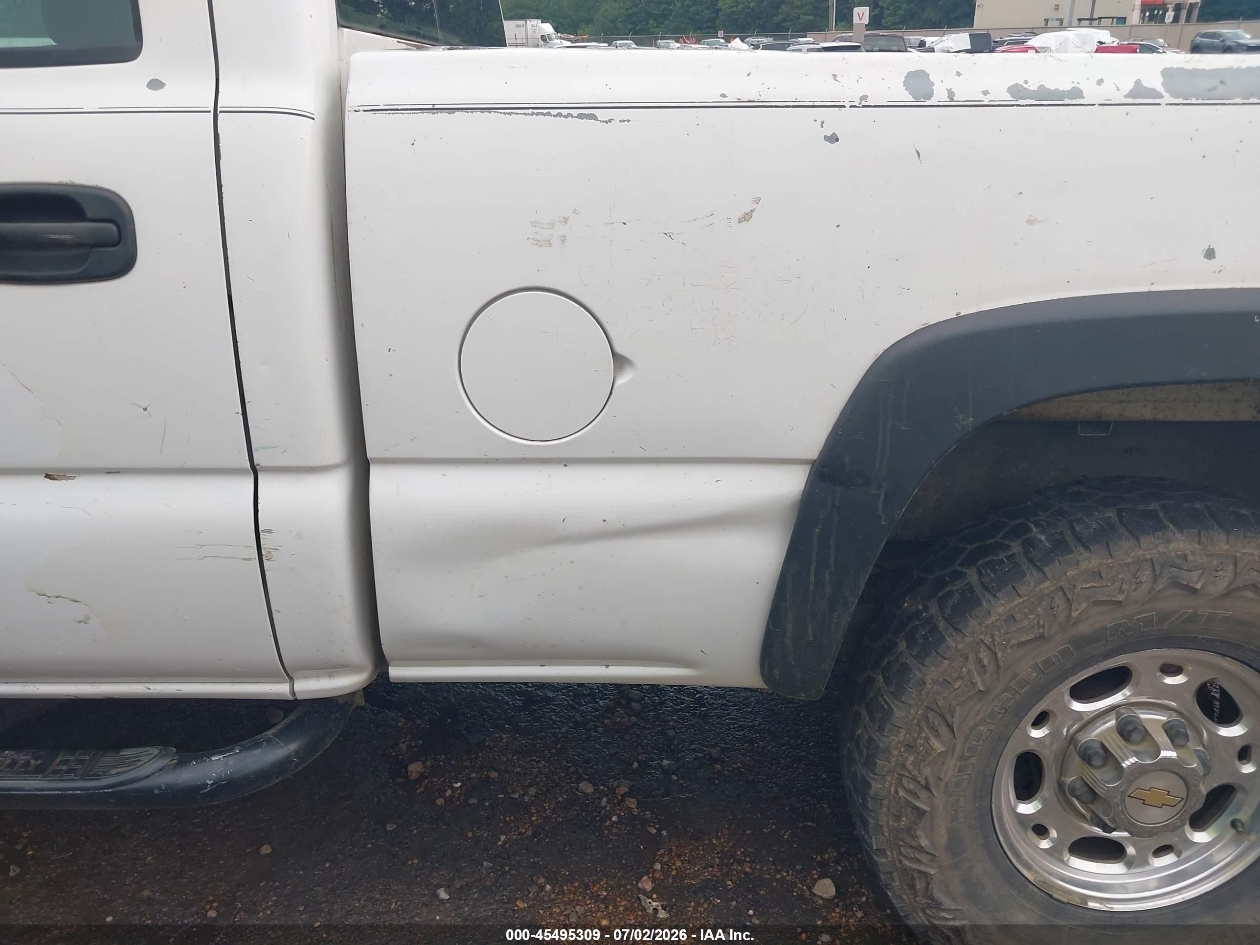 2006 Chevrolet Silverado 2500hd Work Truck White vin: 1GCHC23U26F114544