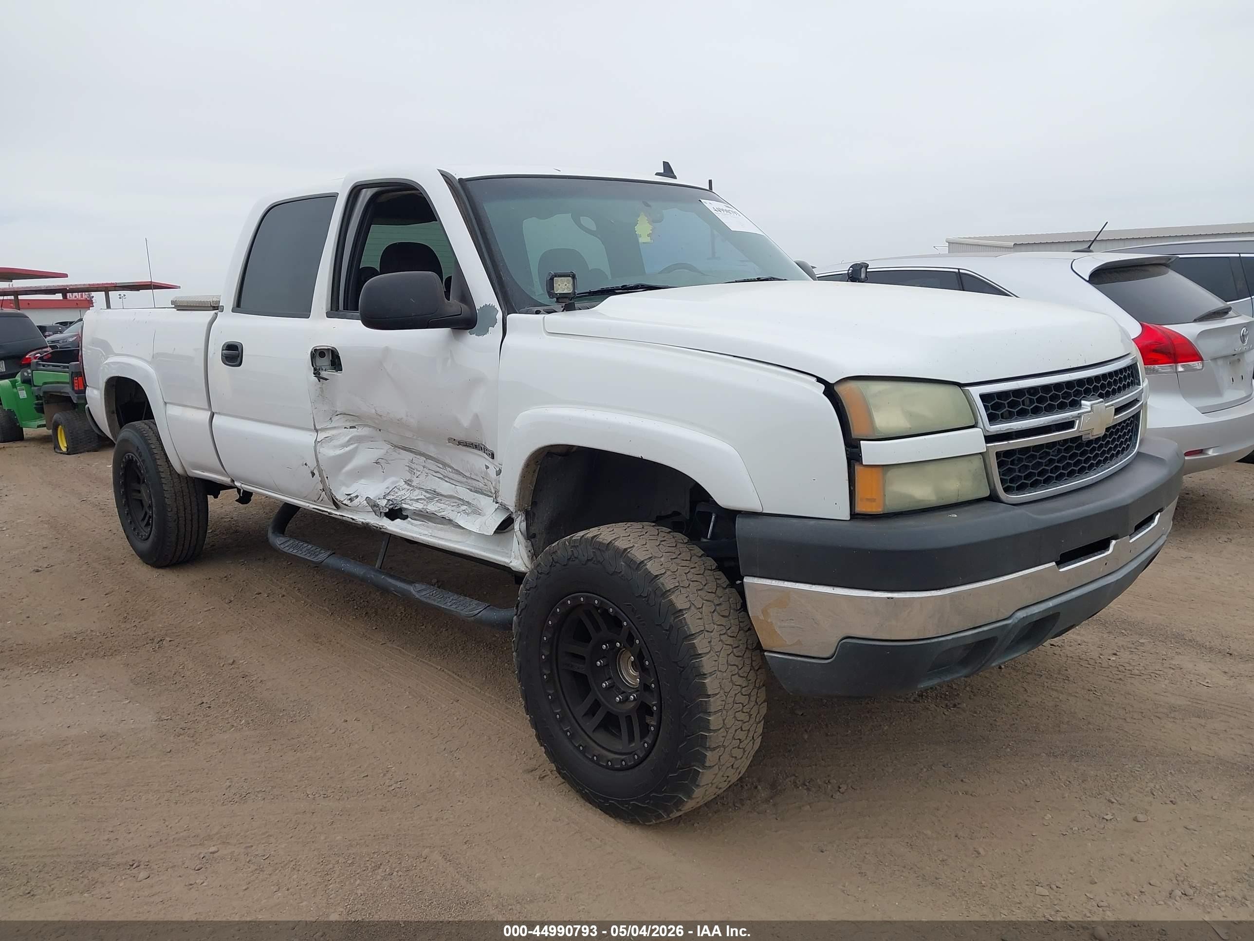 2006 Chevrolet Silverado 2500hd Lt1 White vin: 1GCHC23U26F259406