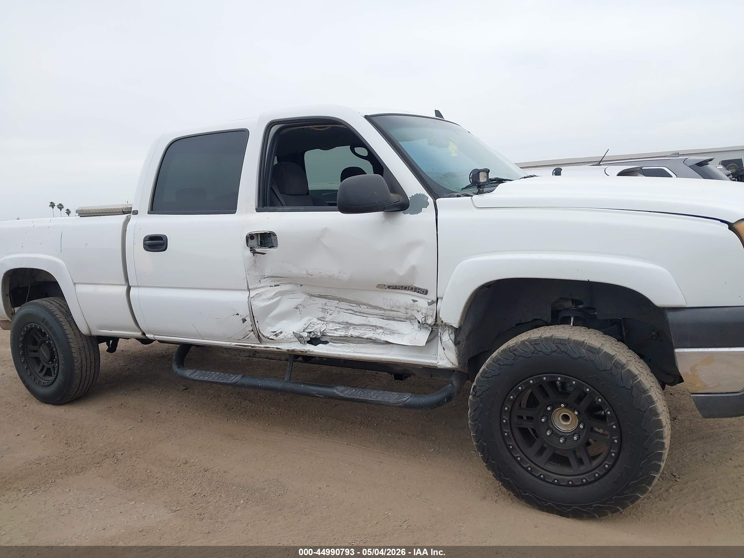 2006 Chevrolet Silverado 2500hd Lt1 Белый vin: 1GCHC23U26F259406