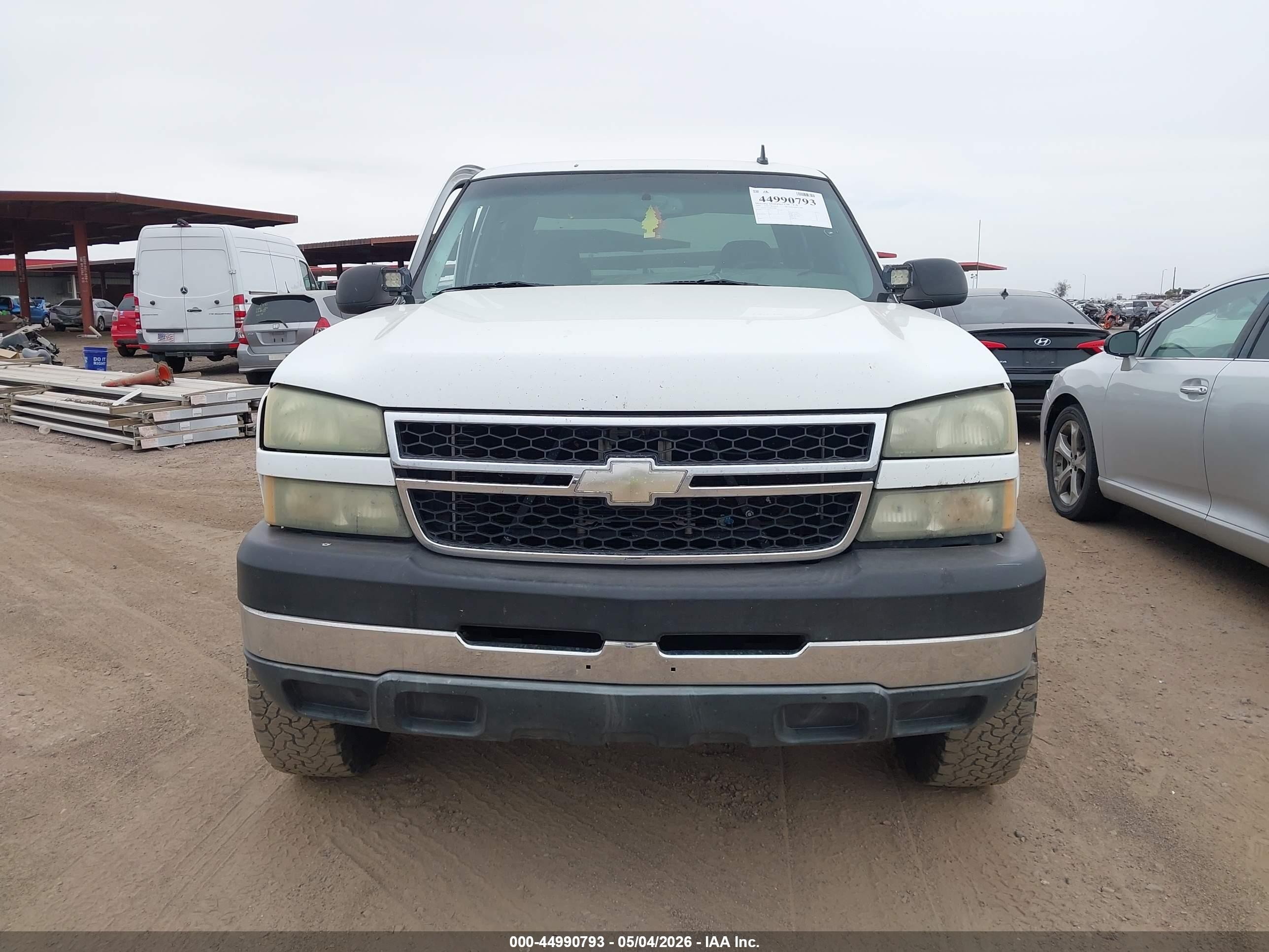 2006 Chevrolet Silverado 2500hd Lt1 Белый vin: 1GCHC23U26F259406