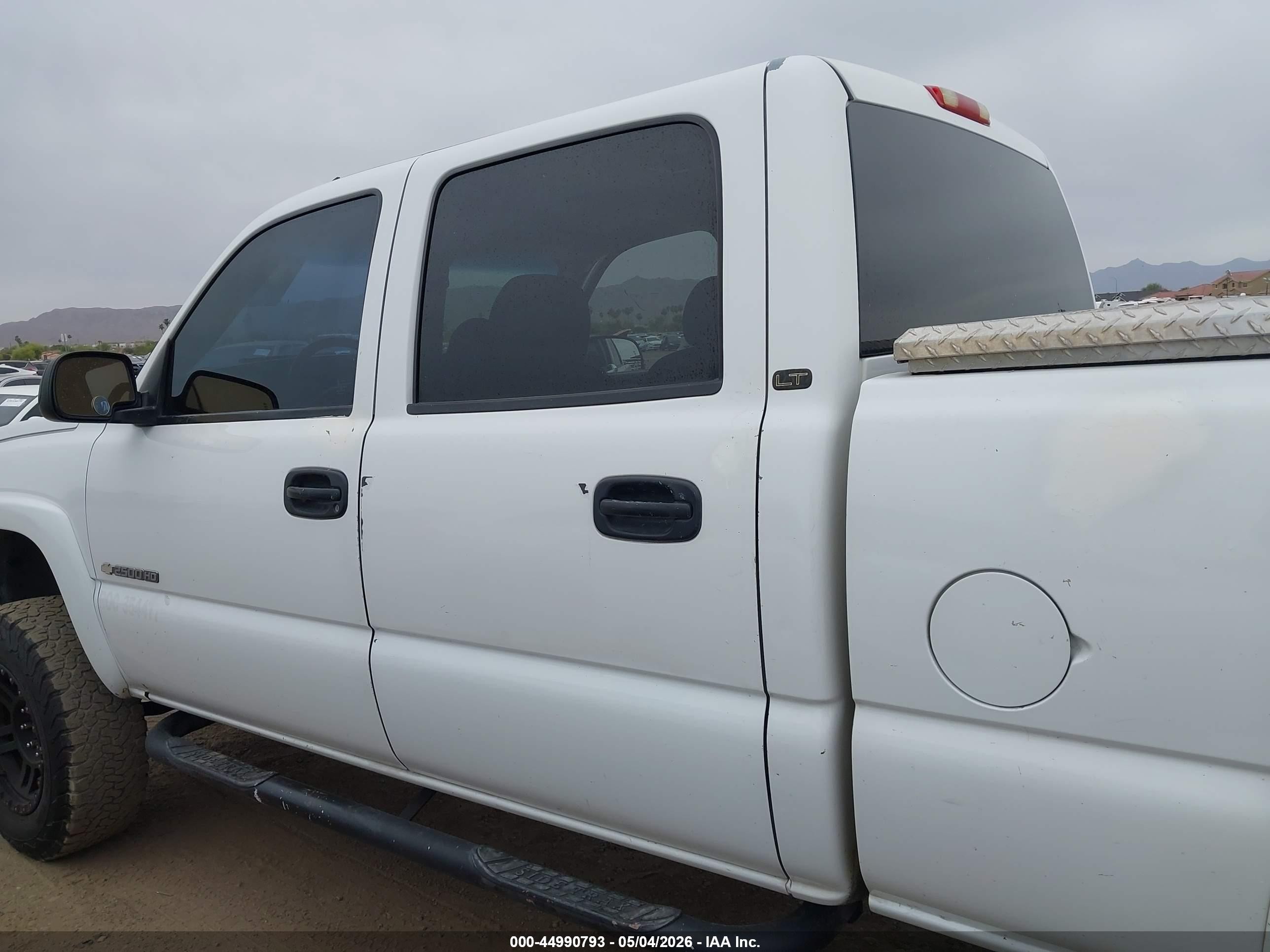 2006 Chevrolet Silverado 2500hd Lt1 Белый vin: 1GCHC23U26F259406