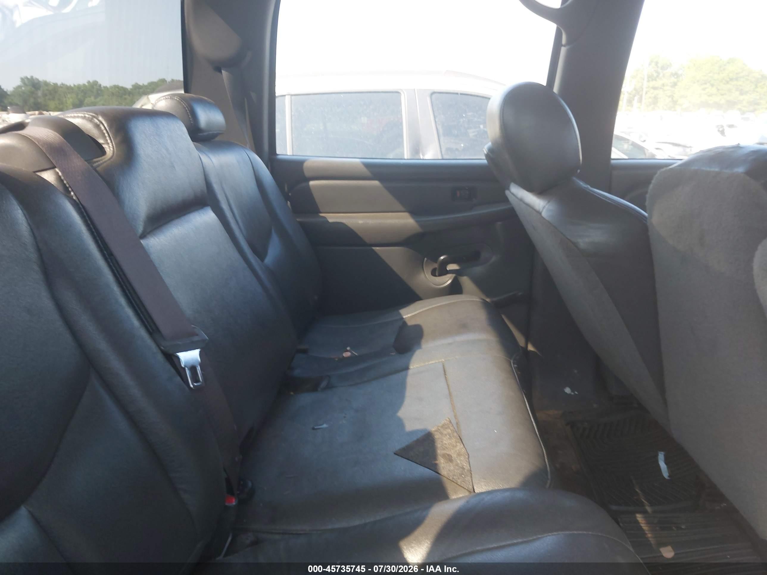 2004 Chevrolet Silverado 2500hd Work Truck White vin: 1GCHC23U34F123475