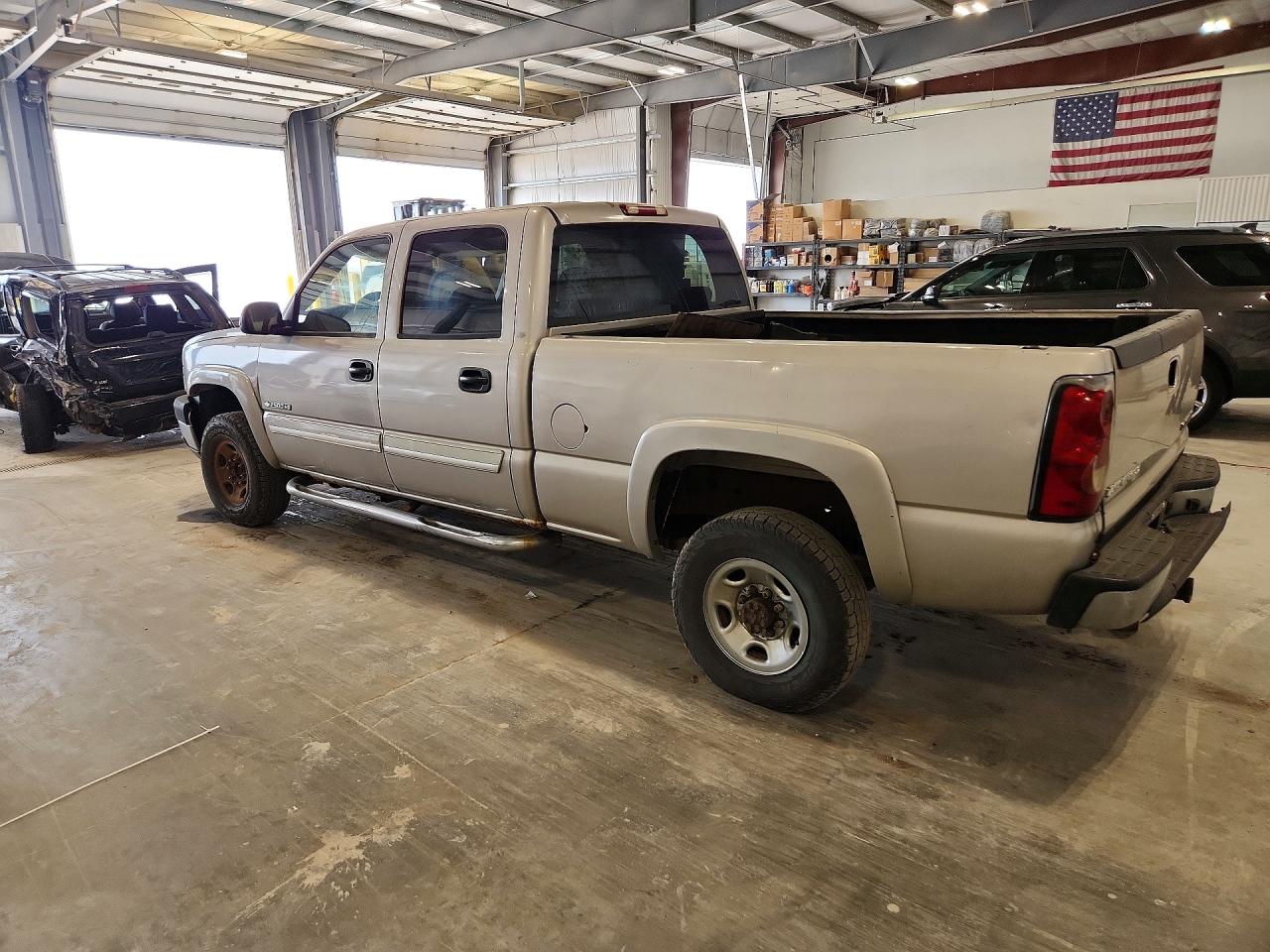 2004 Chevrolet Silverado C2500 Heavy Duty Tan vin: 1GCHC23U34F258441