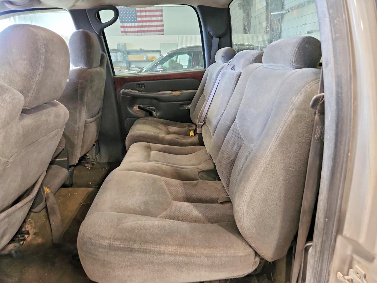 2004 Chevrolet Silverado C2500 Heavy Duty Tan vin: 1GCHC23U34F258441