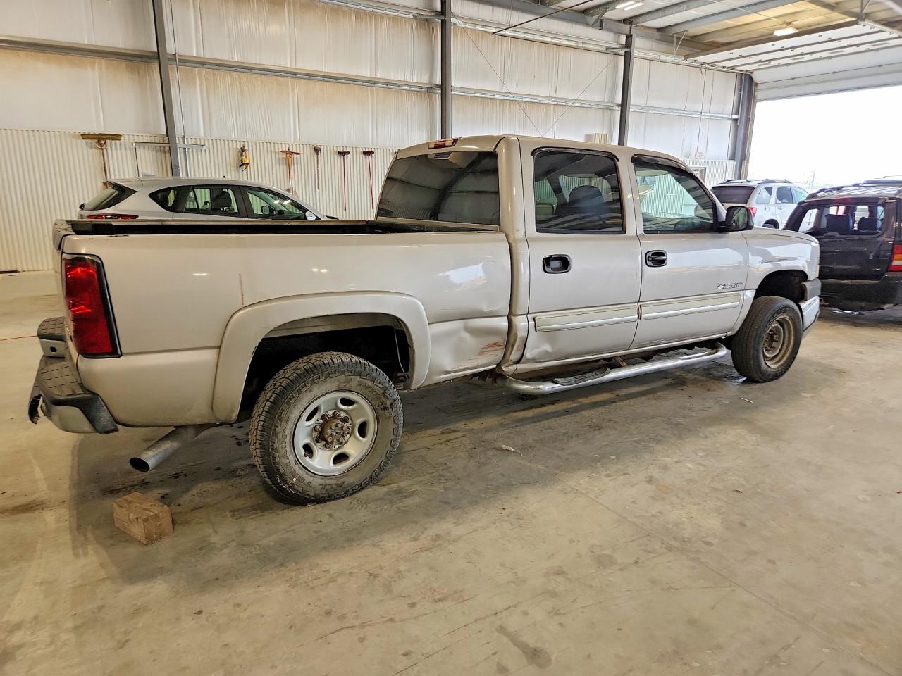 2004 Chevrolet Silverado C2500 Heavy Duty Tan vin: 1GCHC23U34F258441