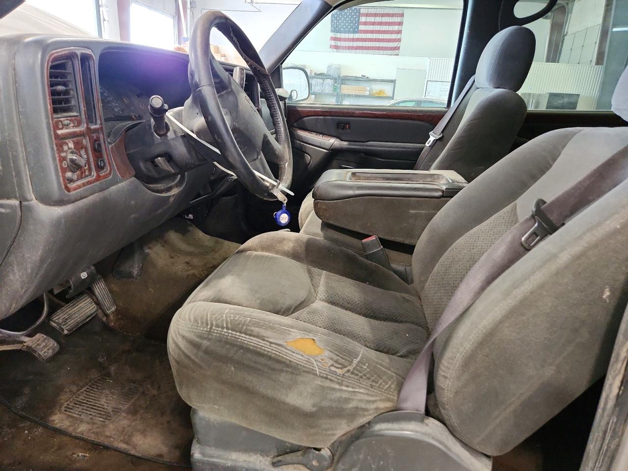 2004 Chevrolet Silverado C2500 Heavy Duty Tan vin: 1GCHC23U34F258441