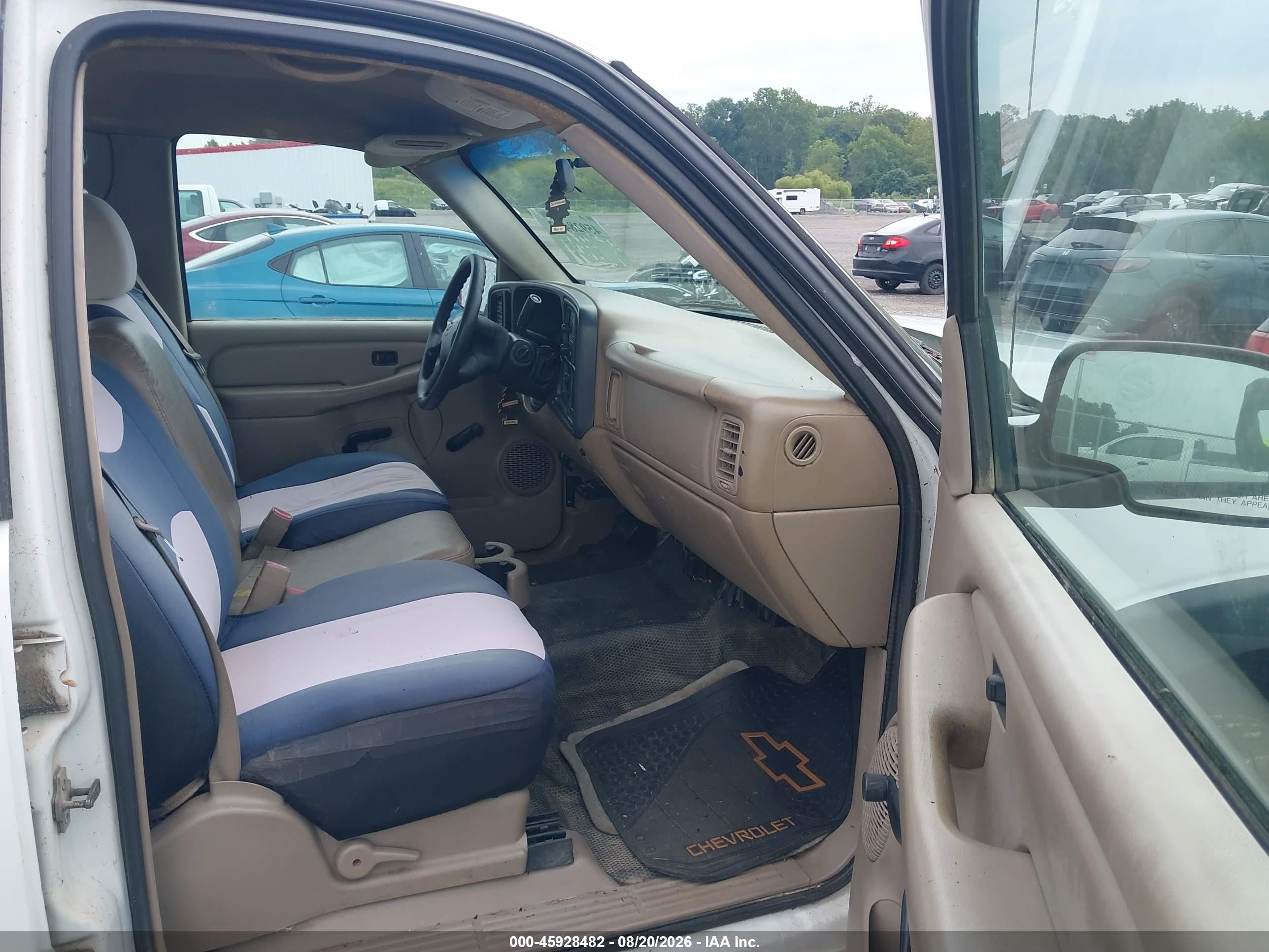 2005 Chevrolet Silverado 2500hd Work Truck White vin: 1GCHC23U65F857190