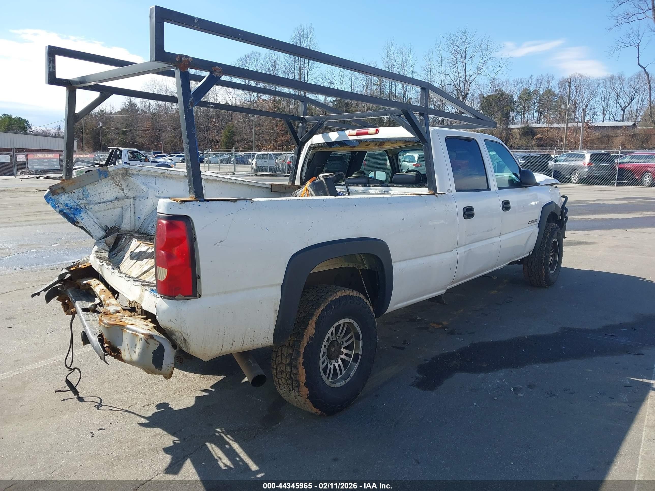 2005 Chevrolet Silverado 2500hd Work Truck White vin: 1GCHC23U75F958397