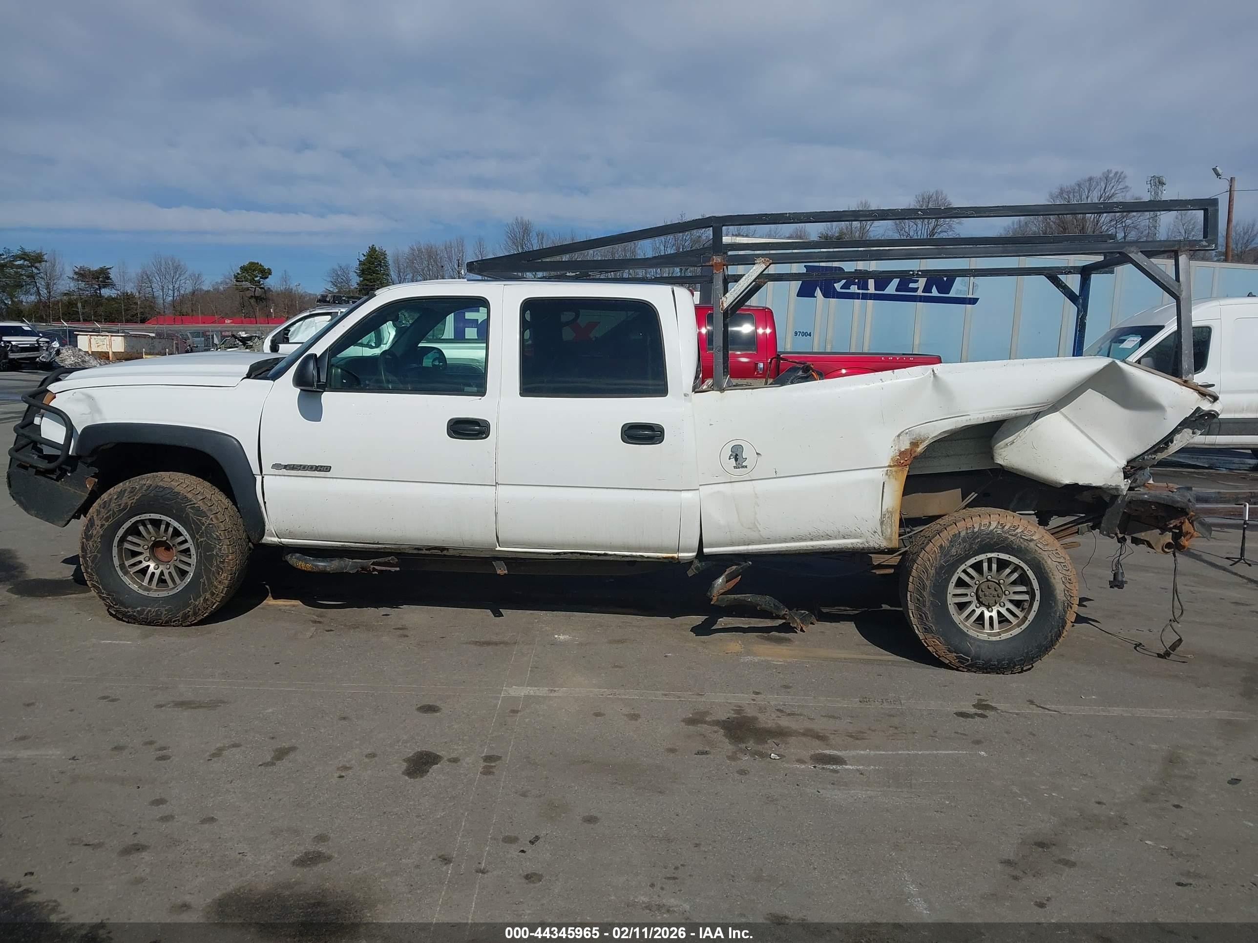 2005 Chevrolet Silverado 2500hd Work Truck White vin: 1GCHC23U75F958397