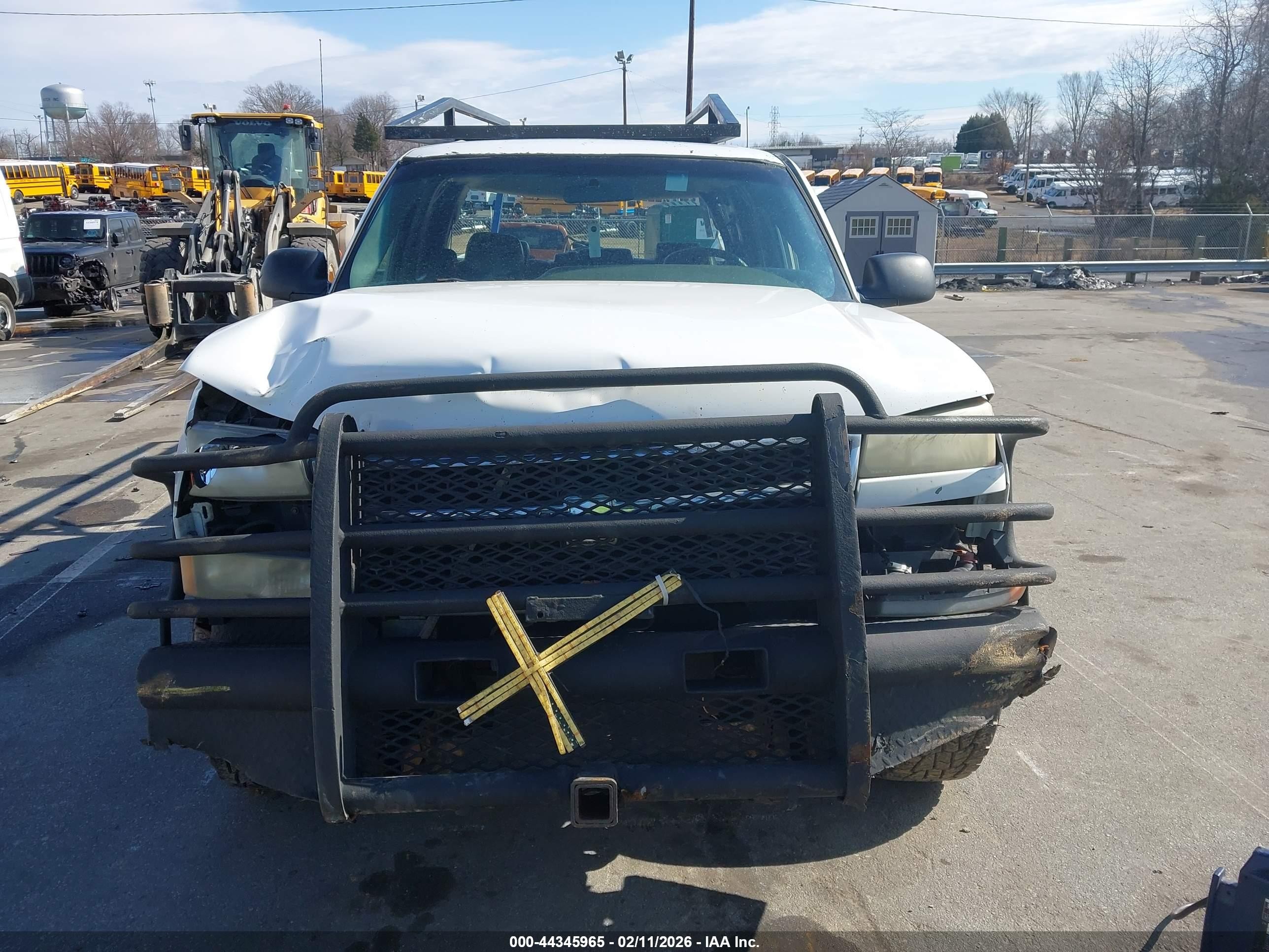 2005 Chevrolet Silverado 2500hd Work Truck White vin: 1GCHC23U75F958397