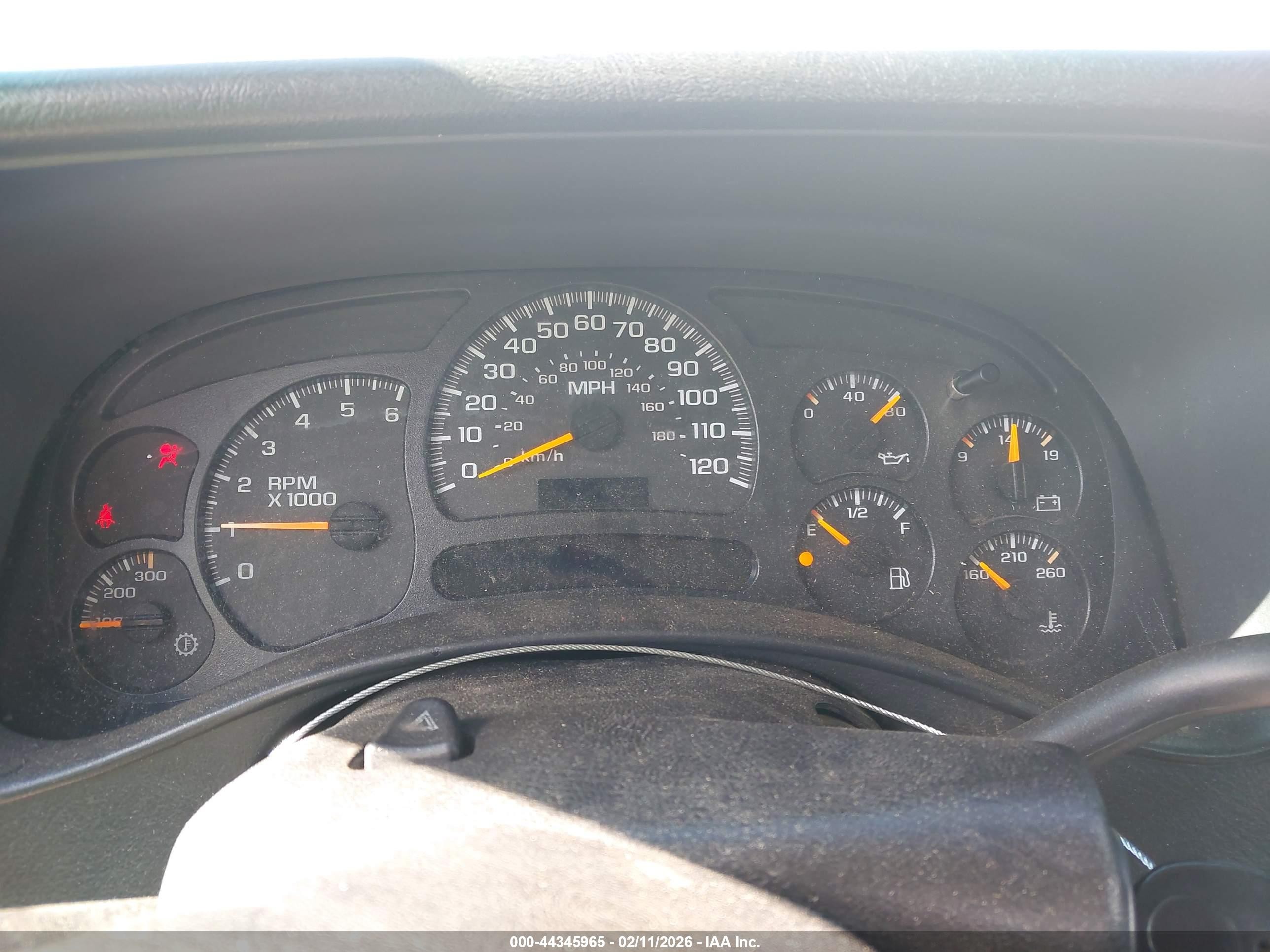 2005 Chevrolet Silverado 2500hd Work Truck White vin: 1GCHC23U75F958397