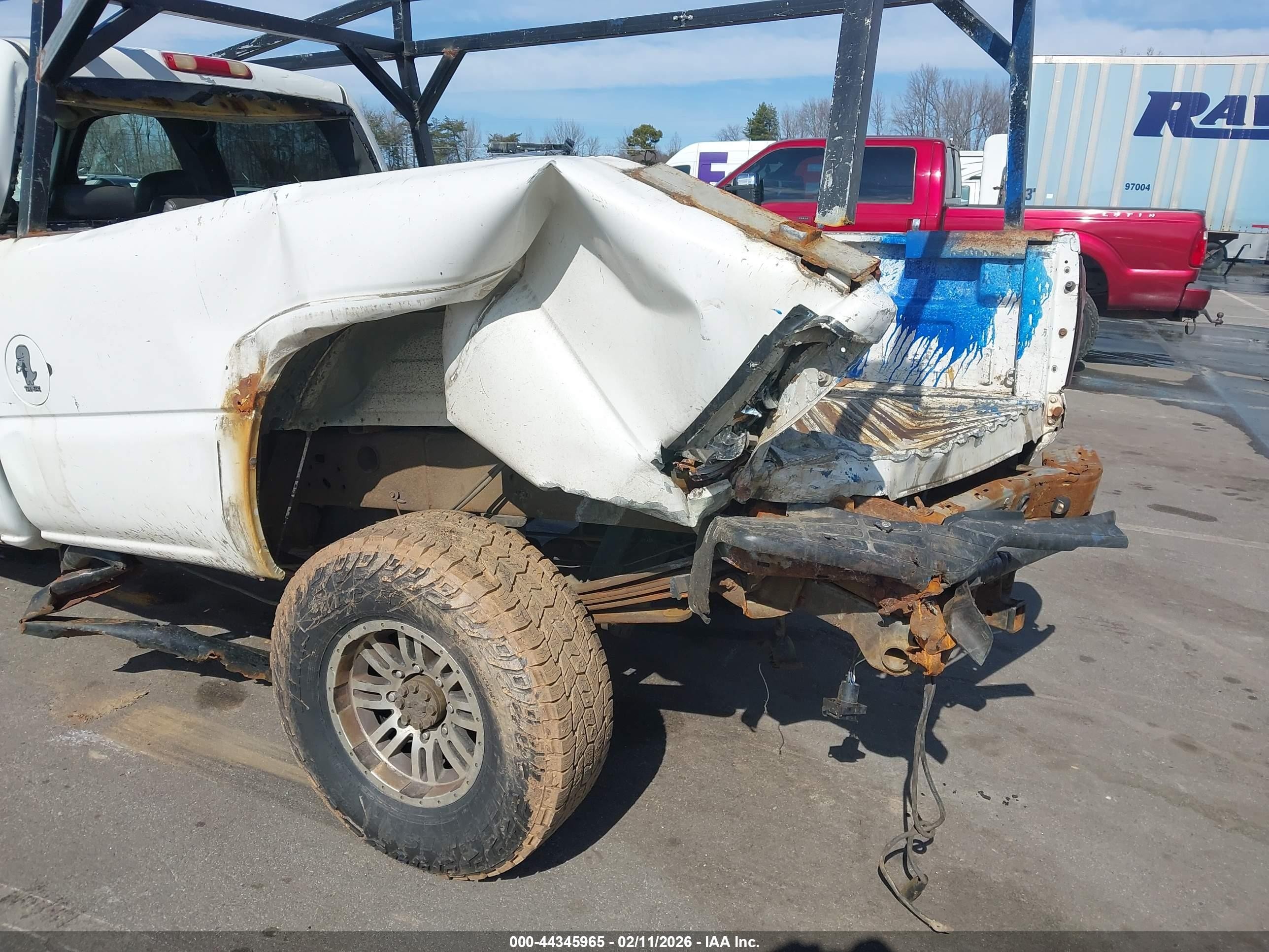 2005 Chevrolet Silverado 2500hd Work Truck White vin: 1GCHC23U75F958397