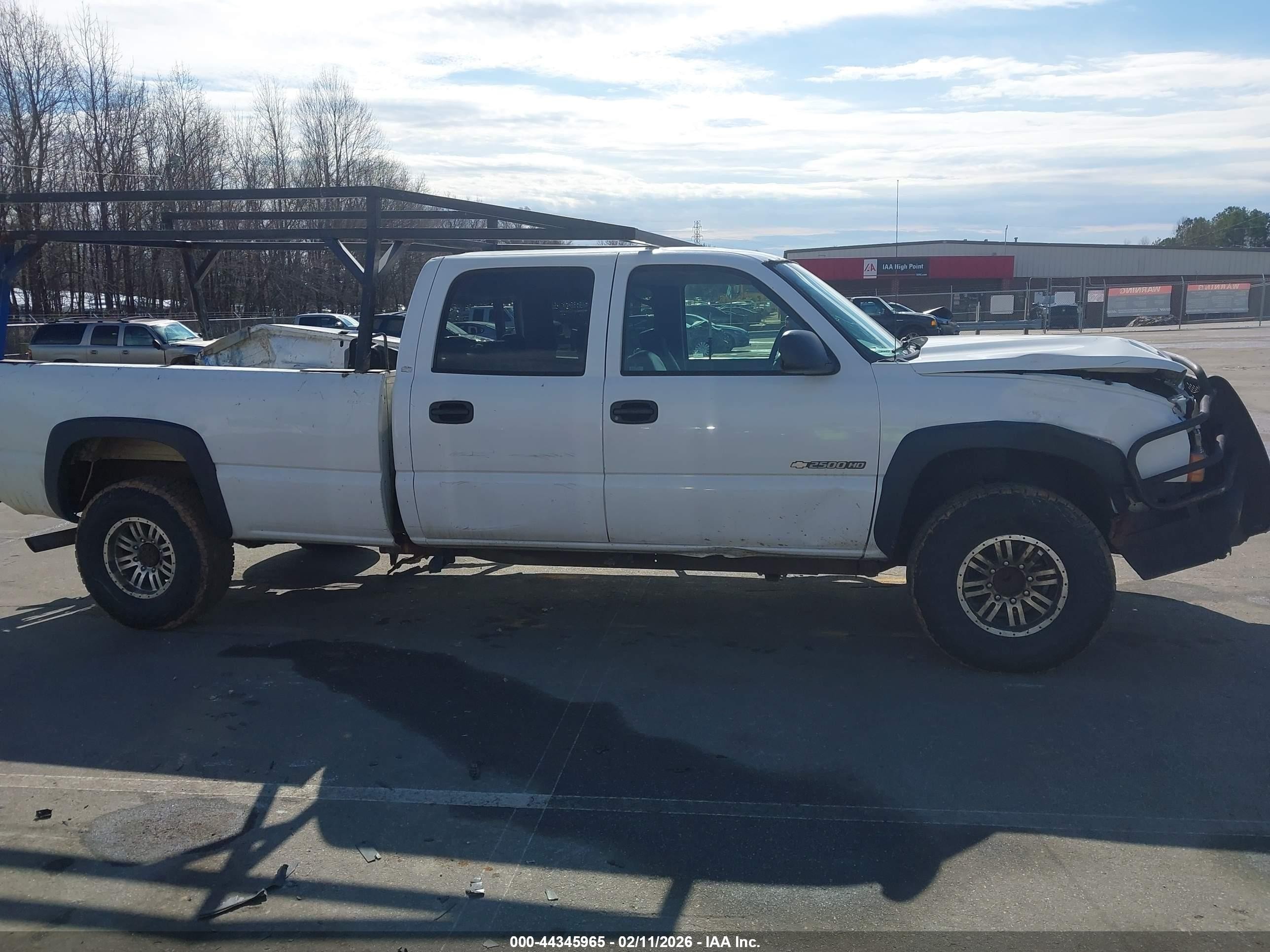 2005 Chevrolet Silverado 2500hd Work Truck White vin: 1GCHC23U75F958397