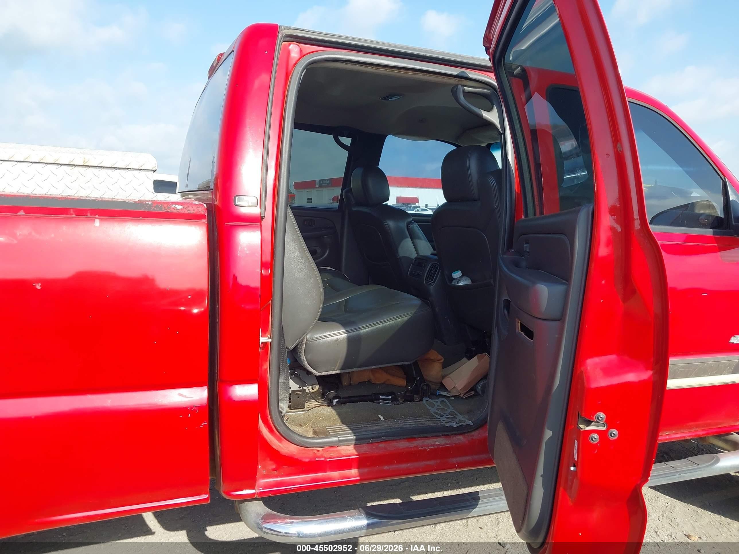 2005 Chevrolet Silverado 2500hd Lt Red vin: 1GCHC23U85F972647
