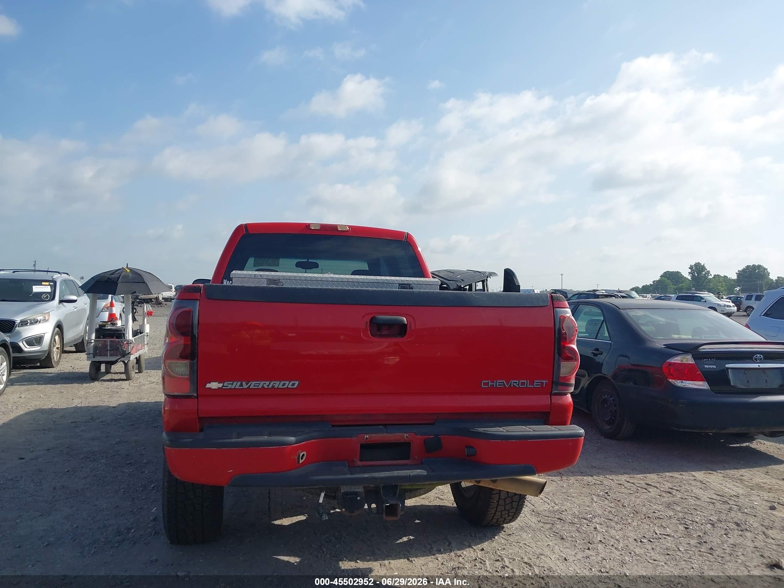 2005 Chevrolet Silverado 2500hd Lt Red vin: 1GCHC23U85F972647