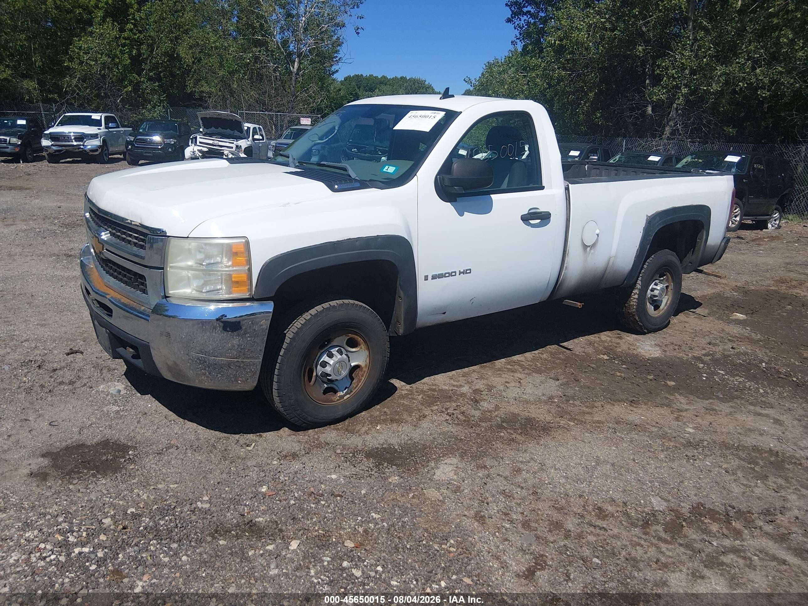 2007 Chevrolet Silverado 2500hd Work Truck White vin: 1GCHC24K17E575724