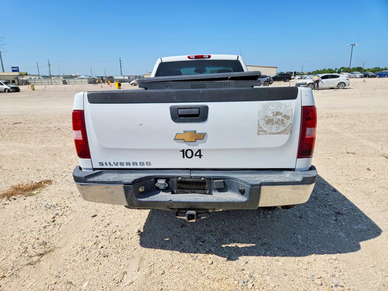 2007 Chevrolet Silverado C2500 Heavy Duty White vin: 1GCHC24K37E514102