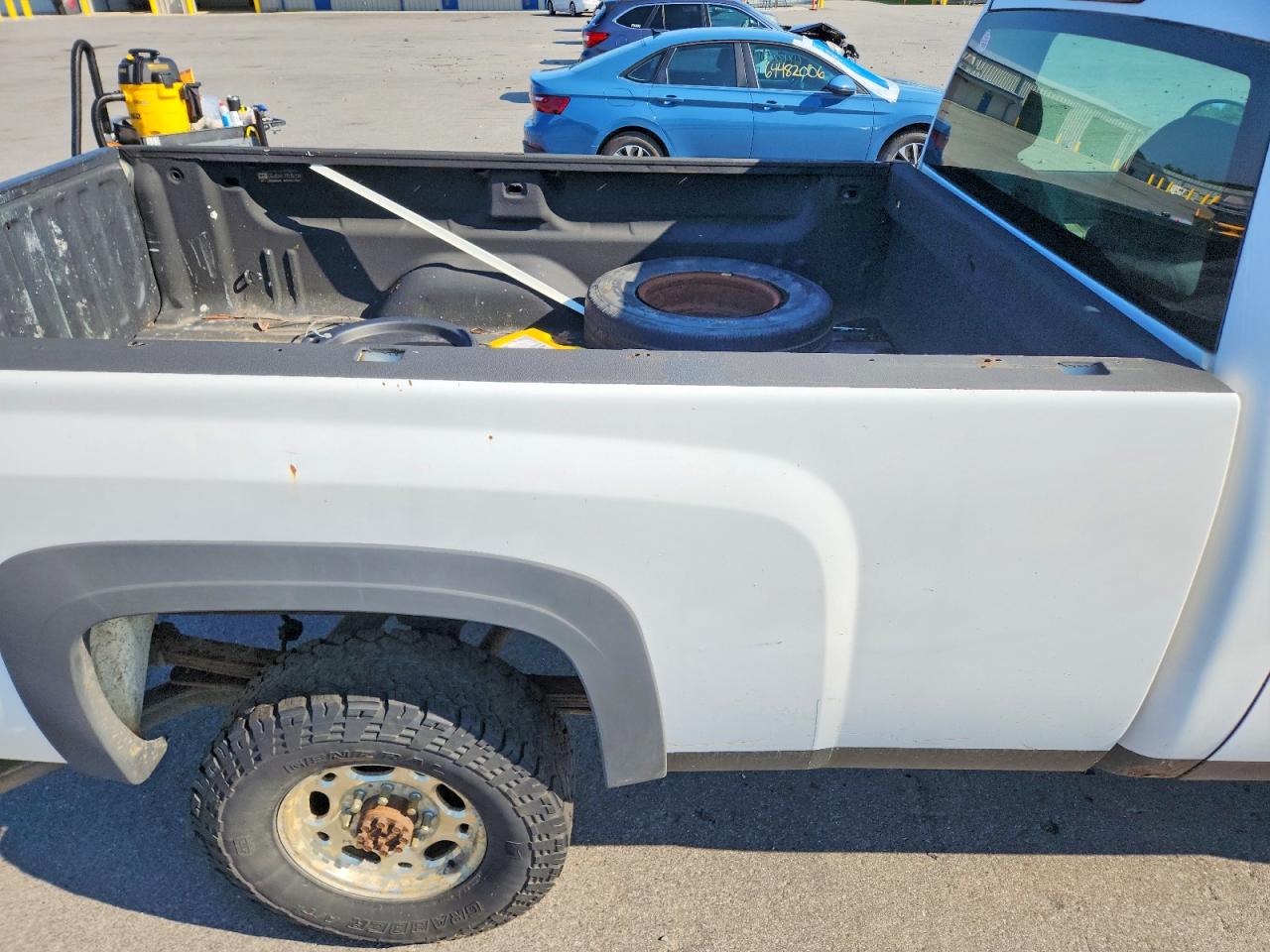 2008 Chevrolet Silverado C2500 Heavy Duty Белый vin: 1GCHC24K58E191625