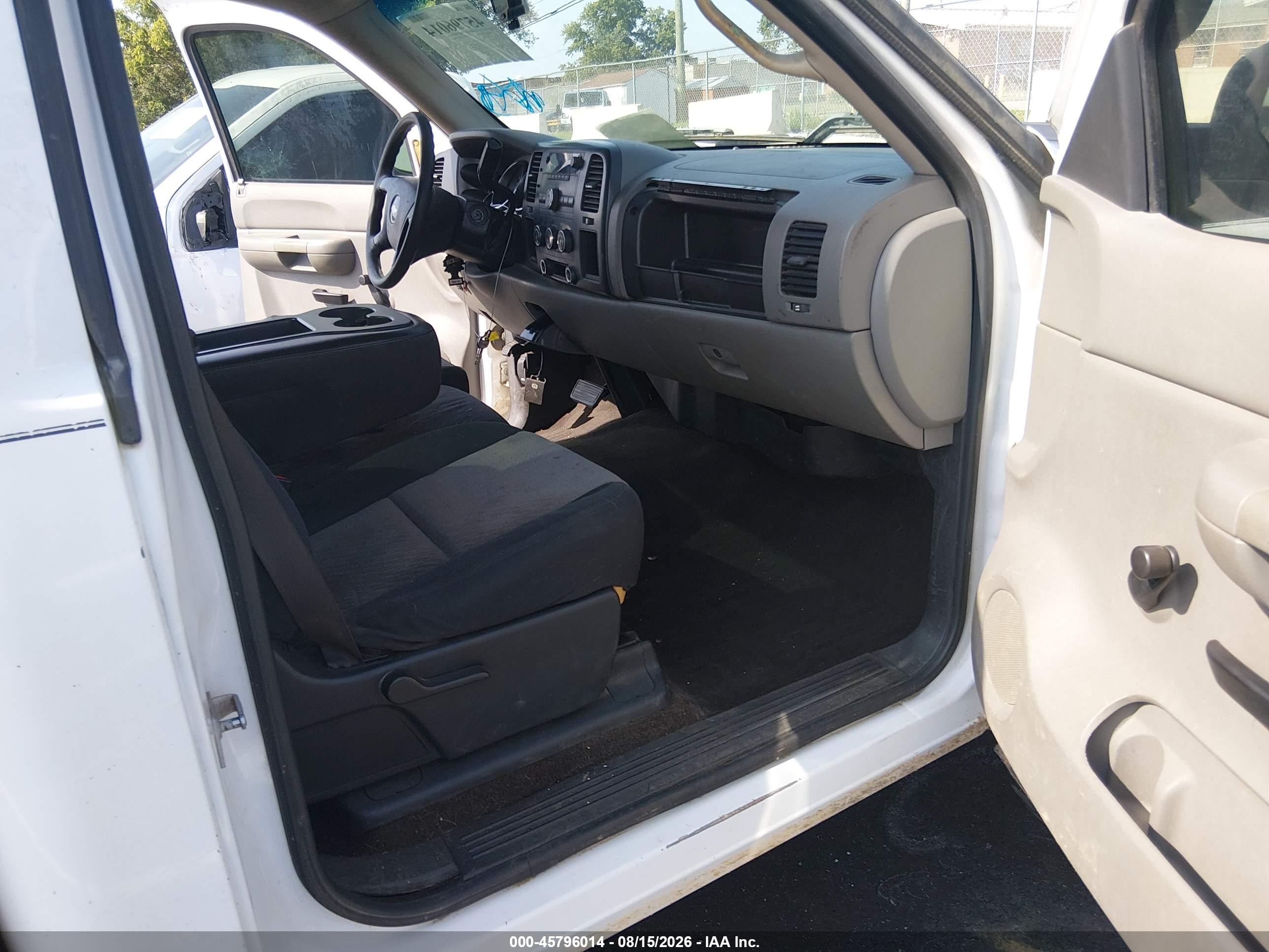 2007 Chevrolet Silverado 2500hd Work Truck White vin: 1GCHC24K97E521572