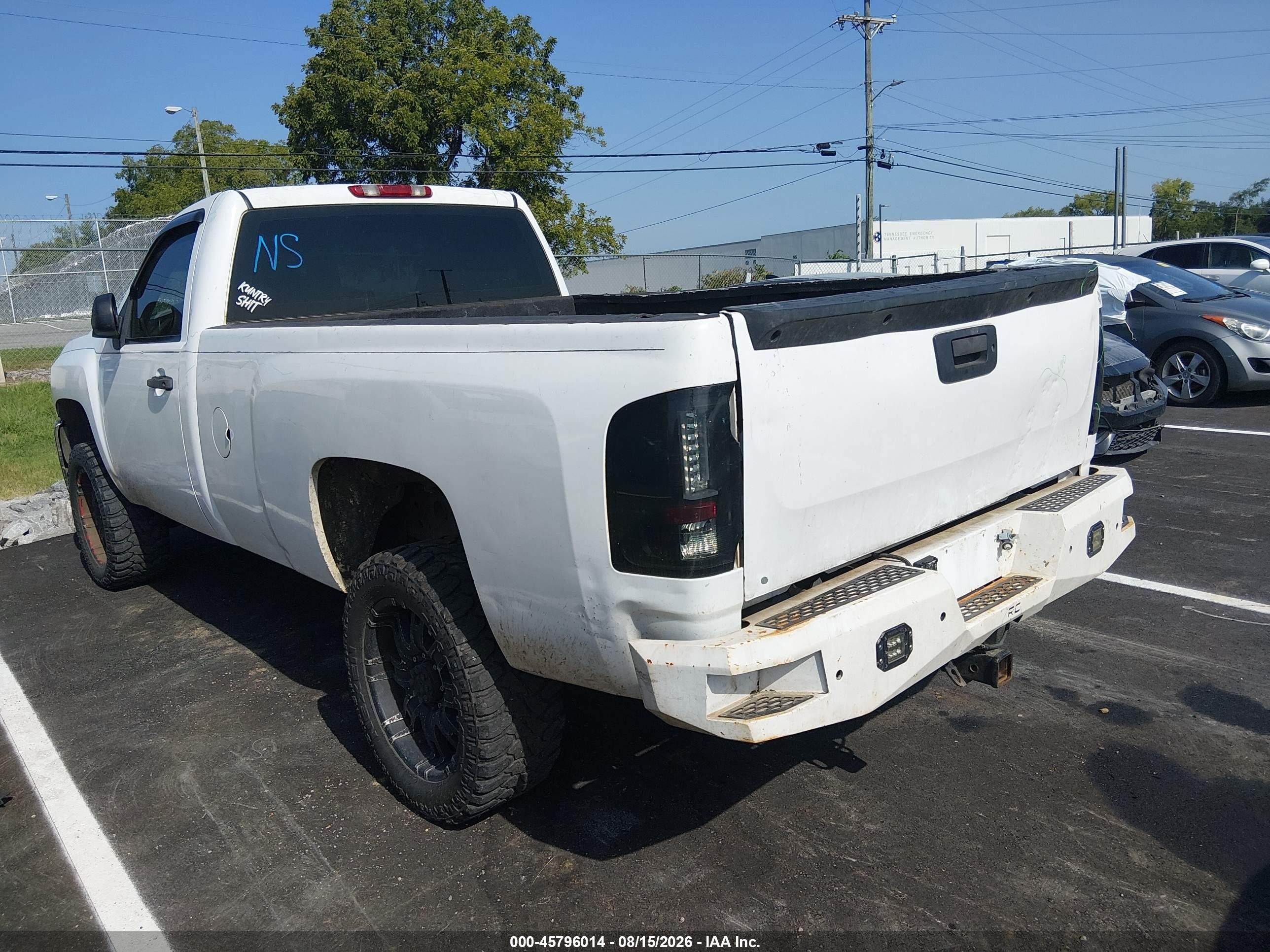 2007 Chevrolet Silverado 2500hd Work Truck White vin: 1GCHC24K97E521572