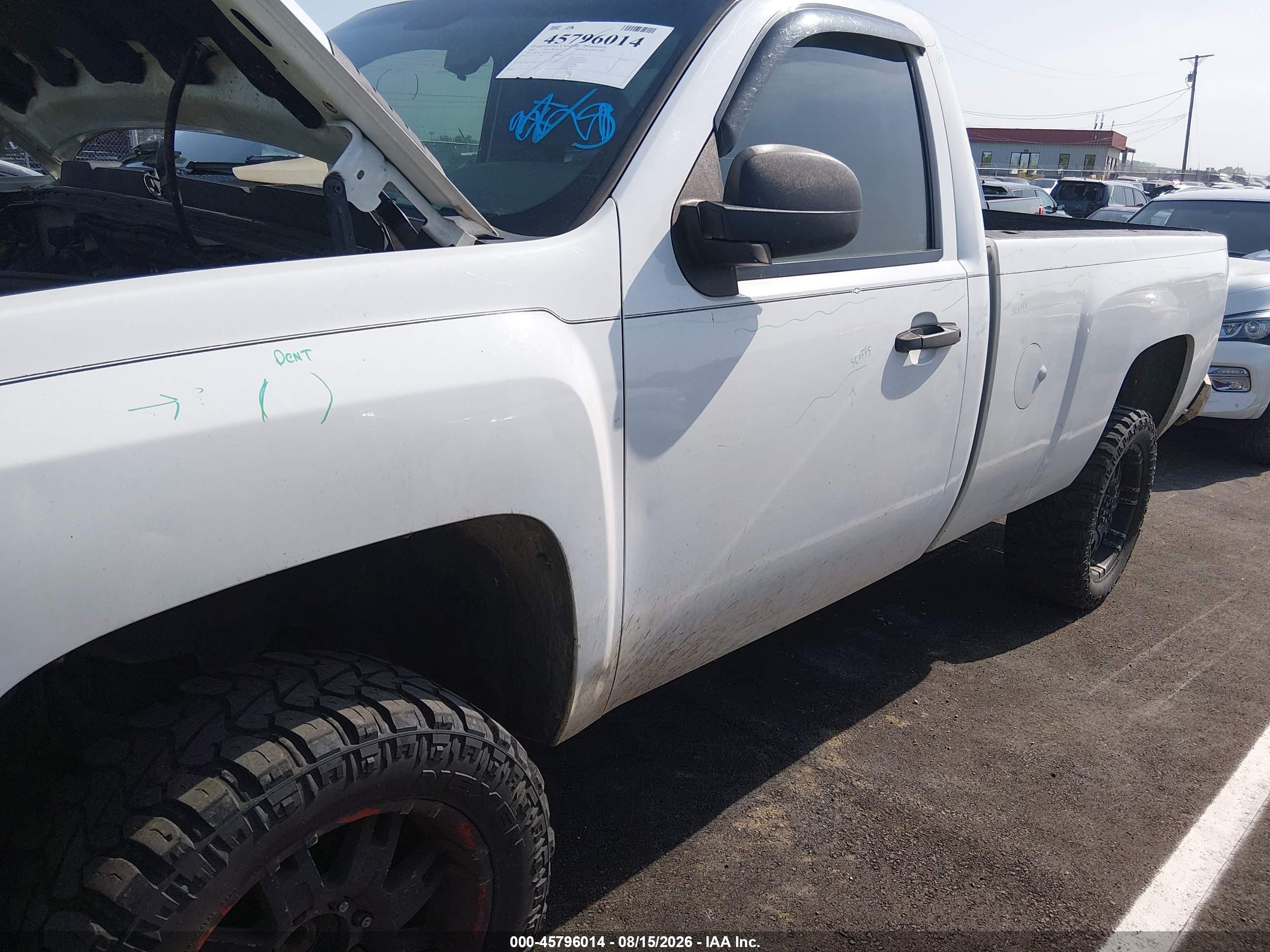 2007 Chevrolet Silverado 2500hd Work Truck White vin: 1GCHC24K97E521572
