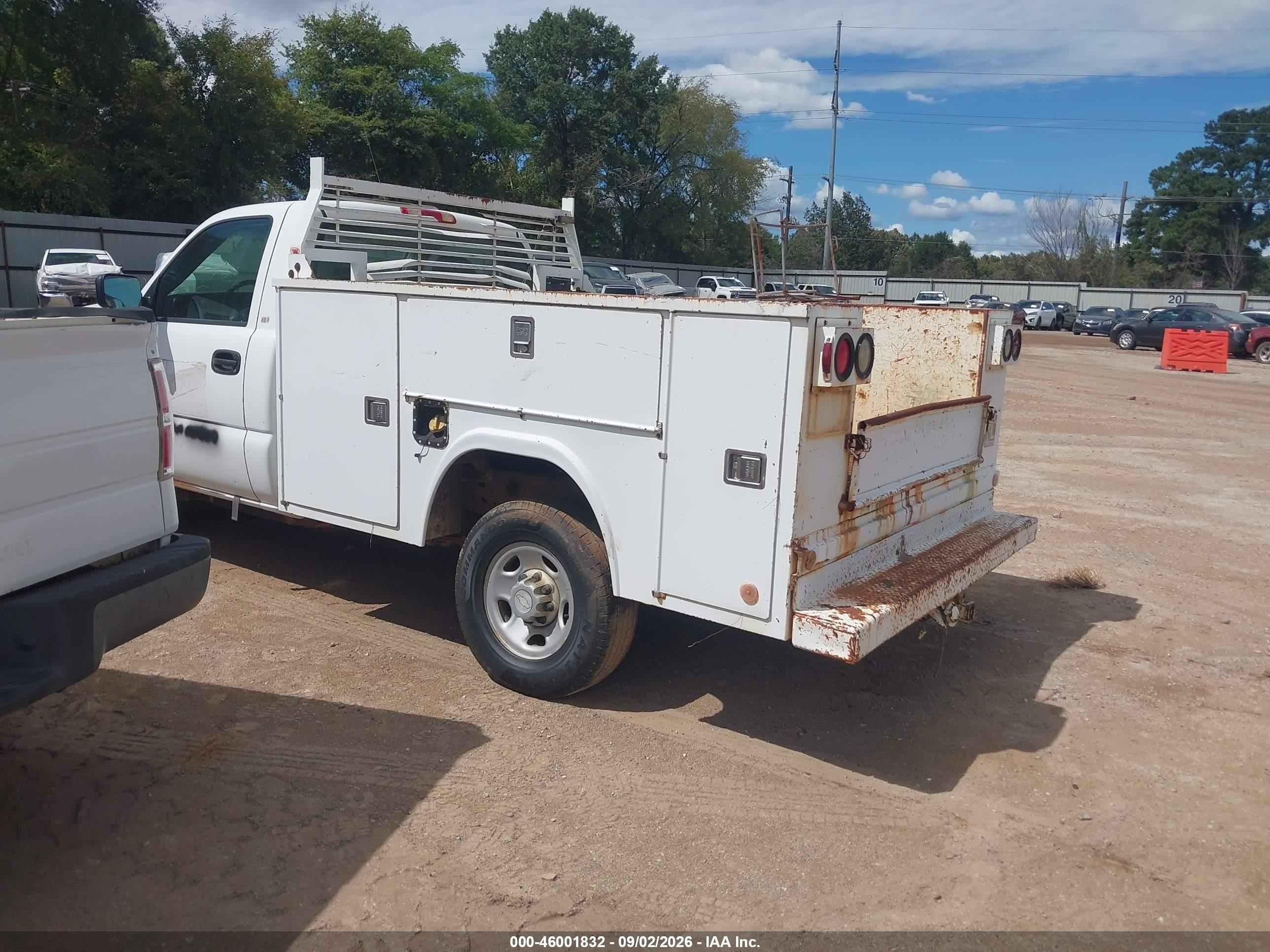 2005 Chevrolet Silverado 2500hd Work Truck Белый vin: 1GCHC24U55E314806
