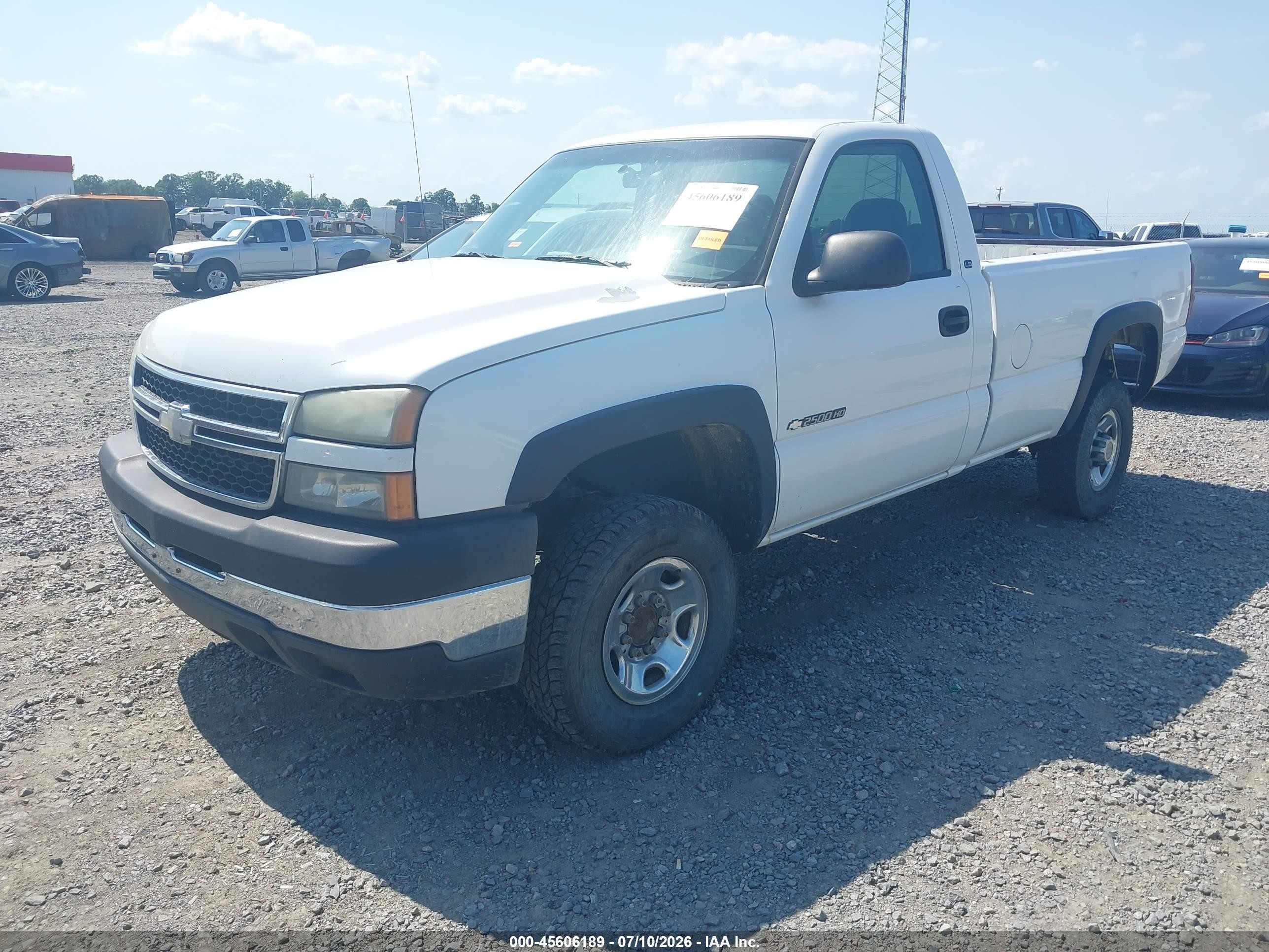 2007 Chevrolet Silverado 2500hd Classic Ls Белый vin: 1GCHC24U57E199546