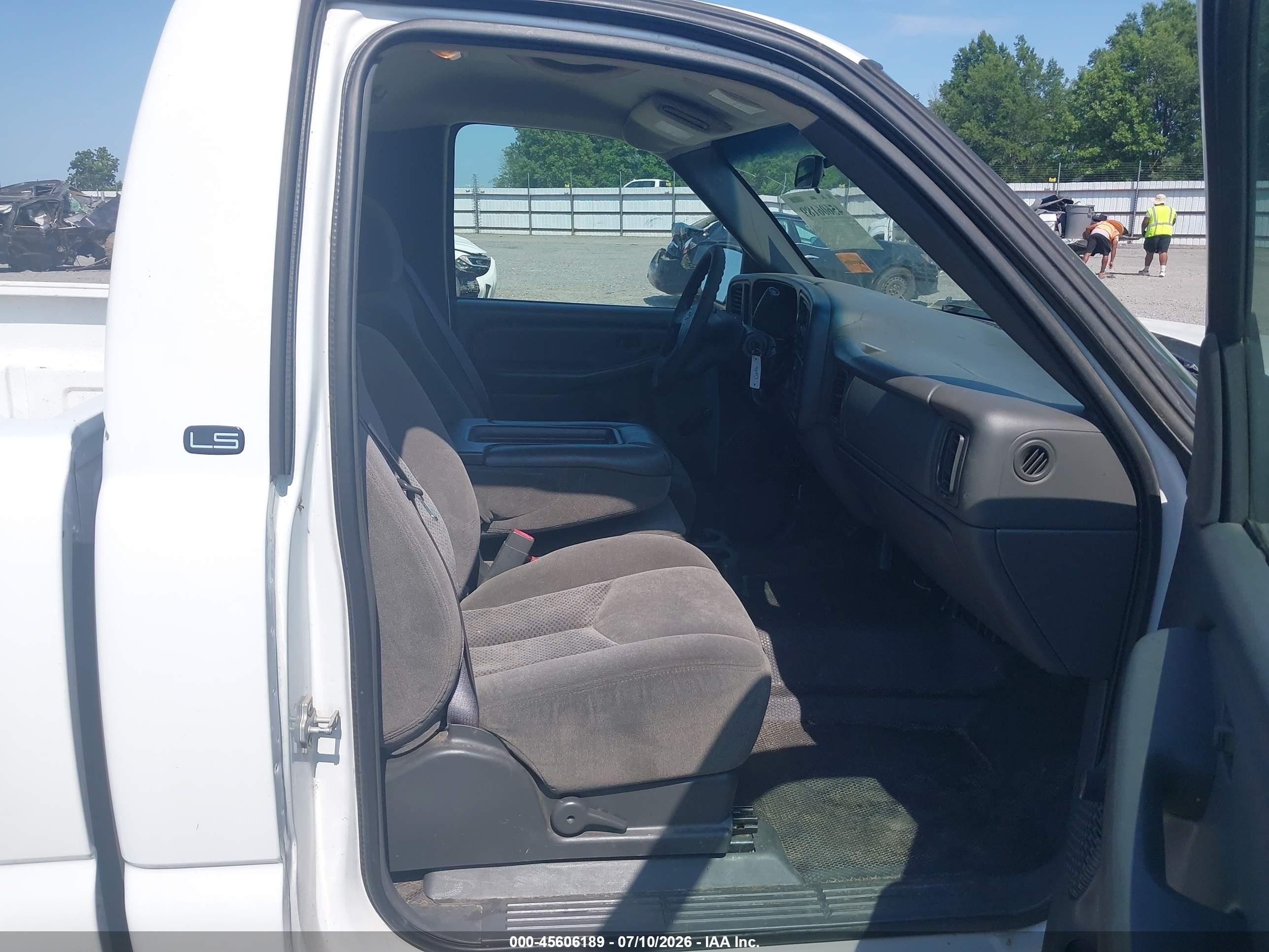 2007 Chevrolet Silverado 2500hd Classic Ls Белый vin: 1GCHC24U57E199546