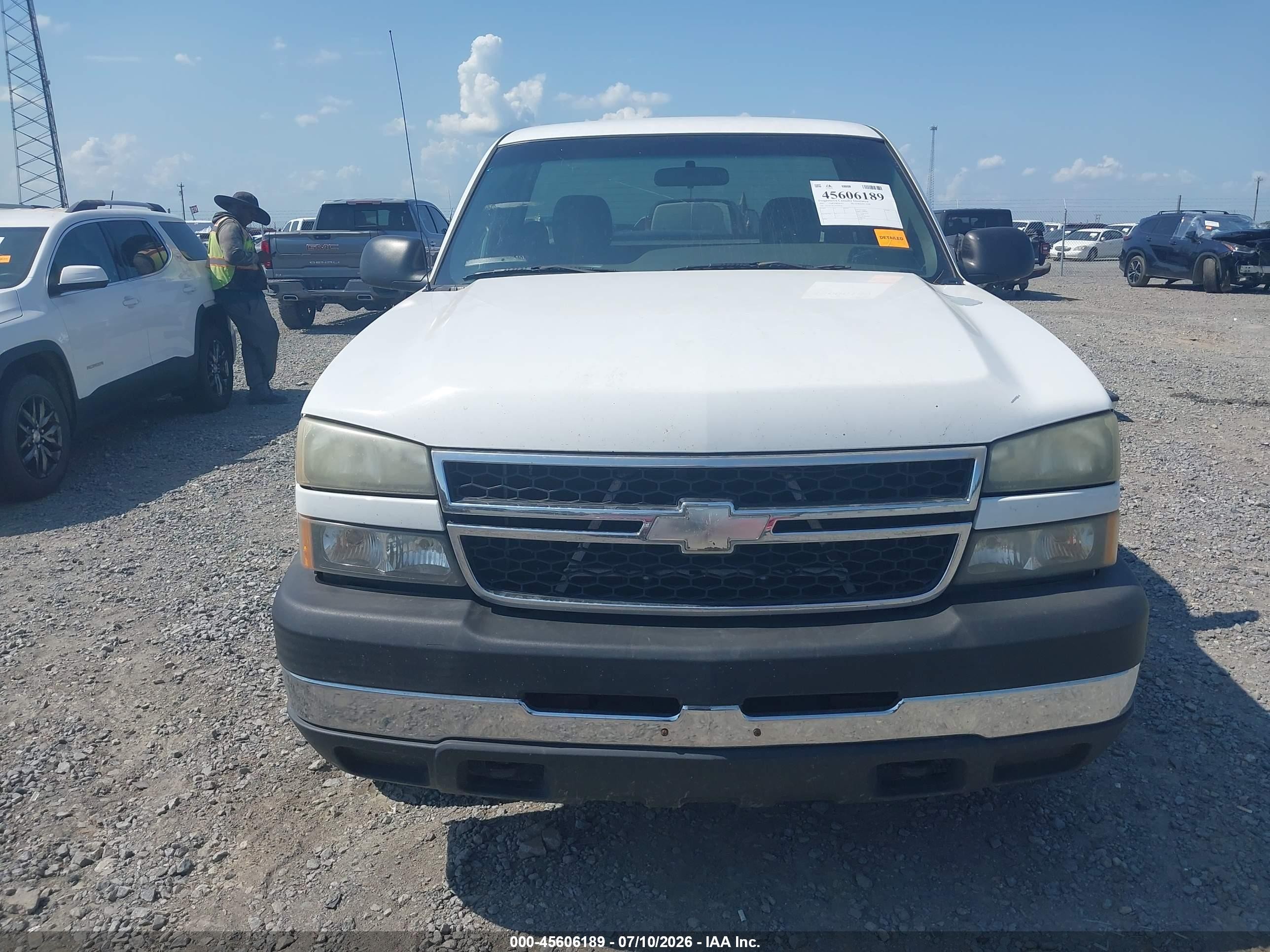 2007 Chevrolet Silverado 2500hd Classic Ls Белый vin: 1GCHC24U57E199546