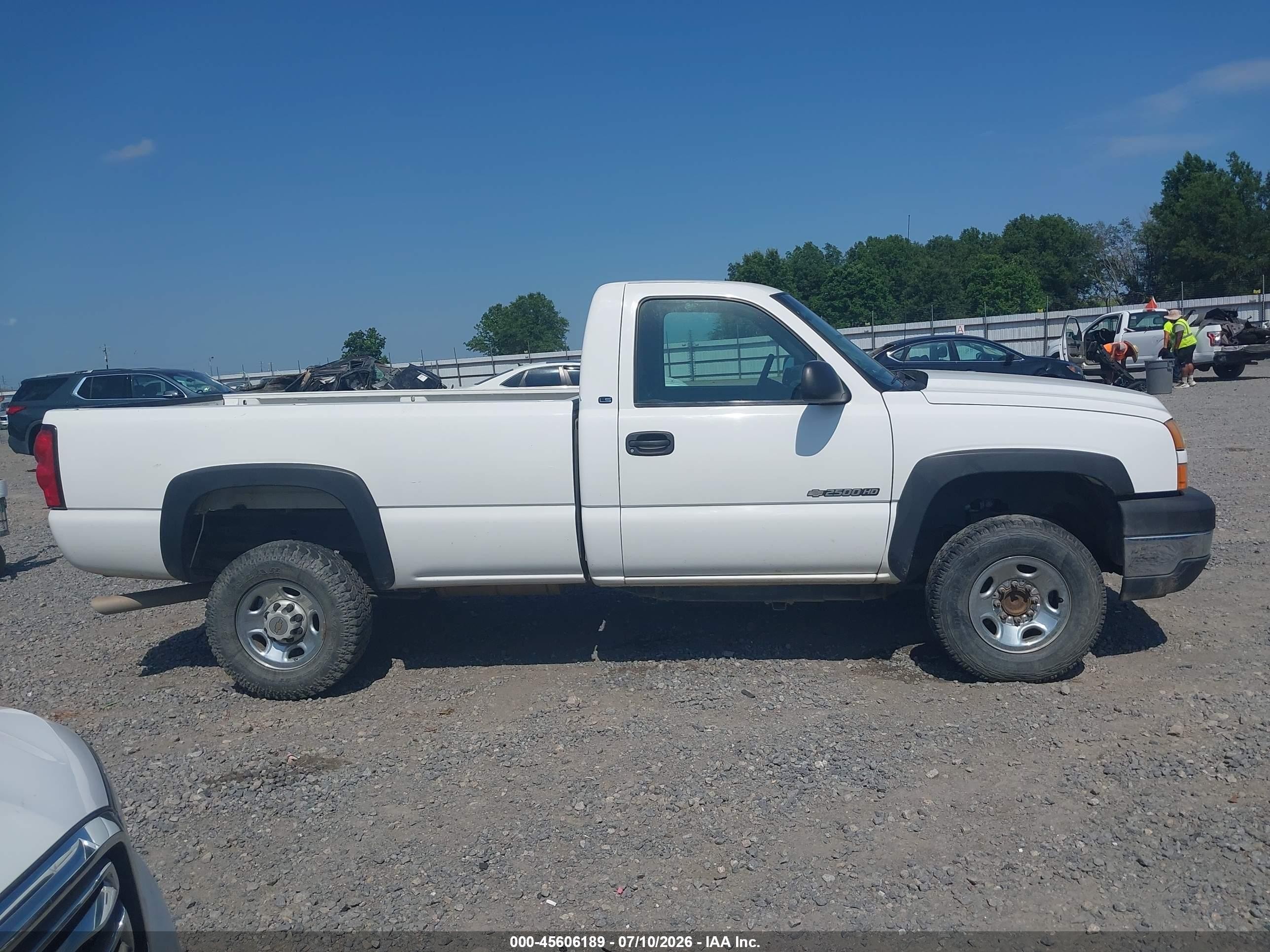 2007 Chevrolet Silverado 2500hd Classic Ls Белый vin: 1GCHC24U57E199546