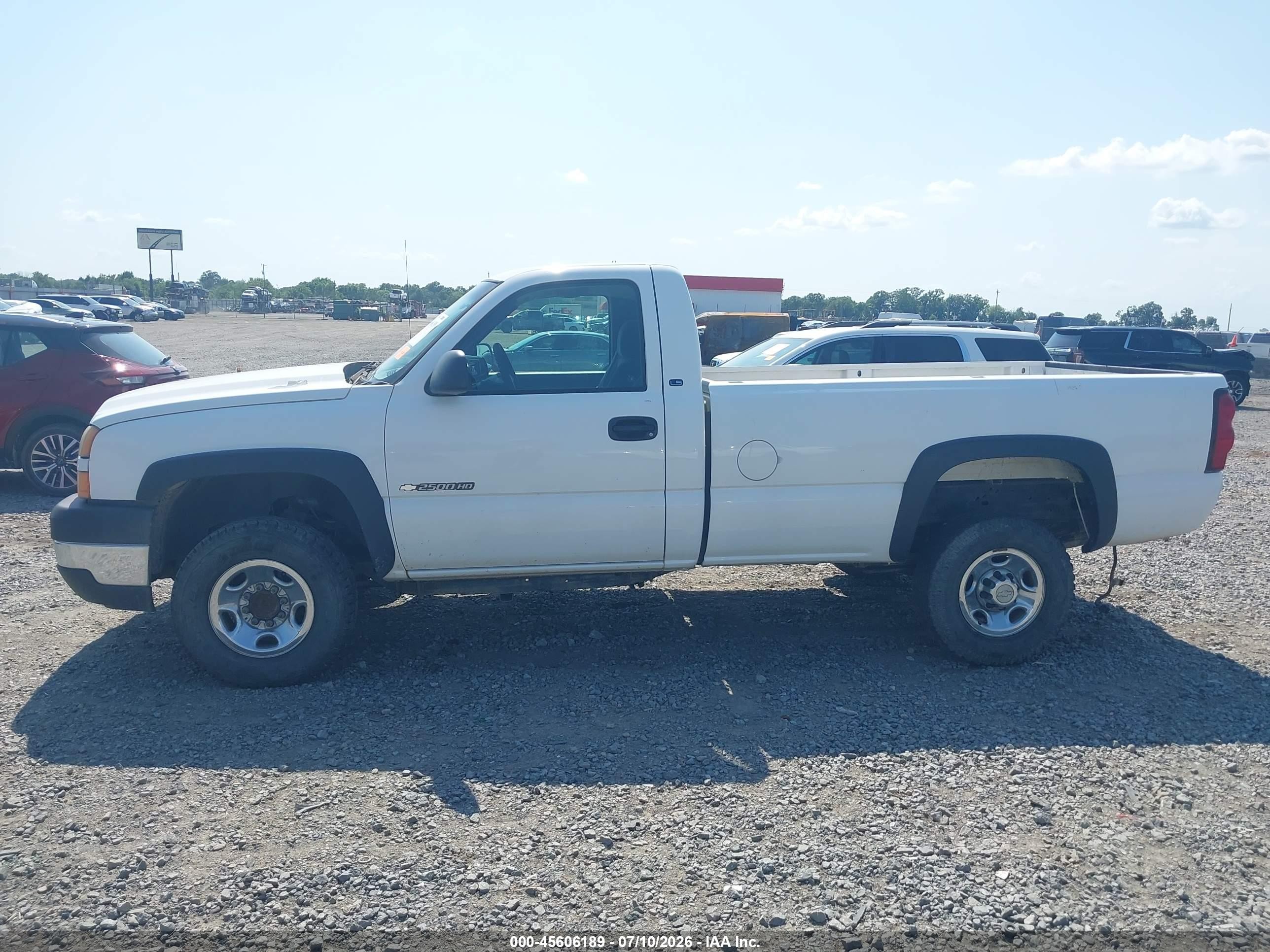 2007 Chevrolet Silverado 2500hd Classic Ls Белый vin: 1GCHC24U57E199546