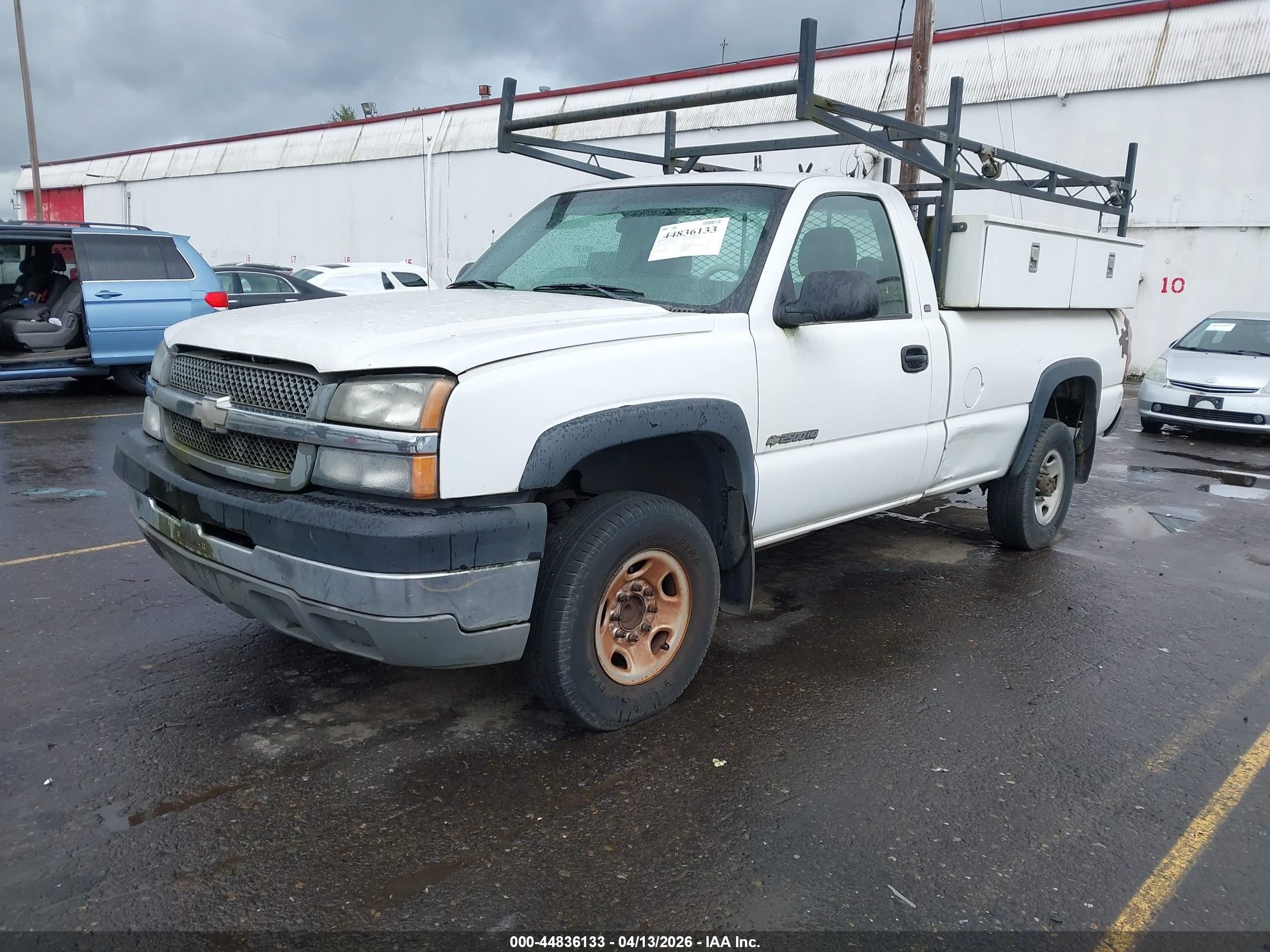 2003 Chevrolet Silverado 2500hd Work Truck White vin: 1GCHC24U73Z233408