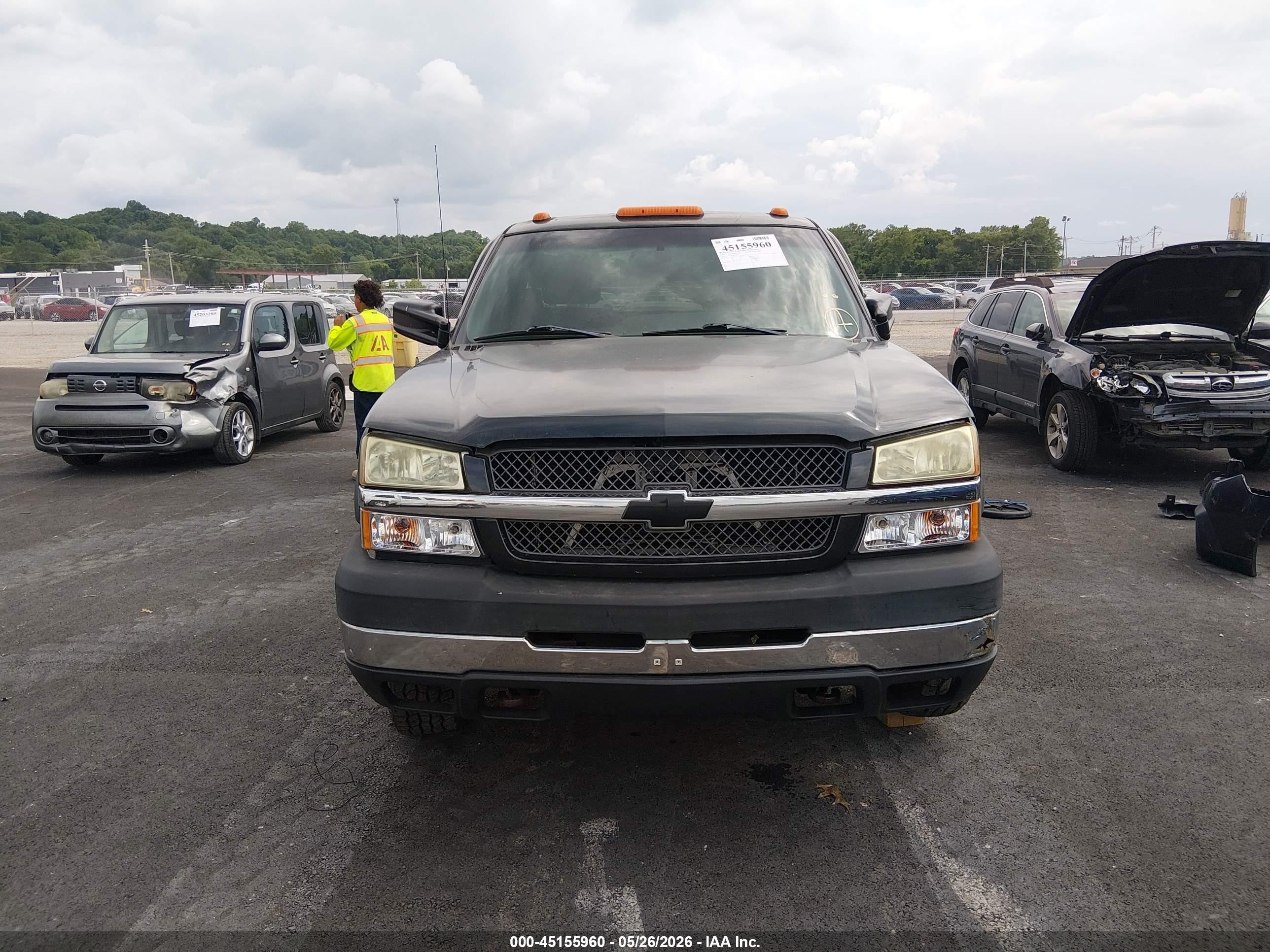 2003 Chevrolet Silverado 2500hd   Black vin: 1GCHC24U83E160900