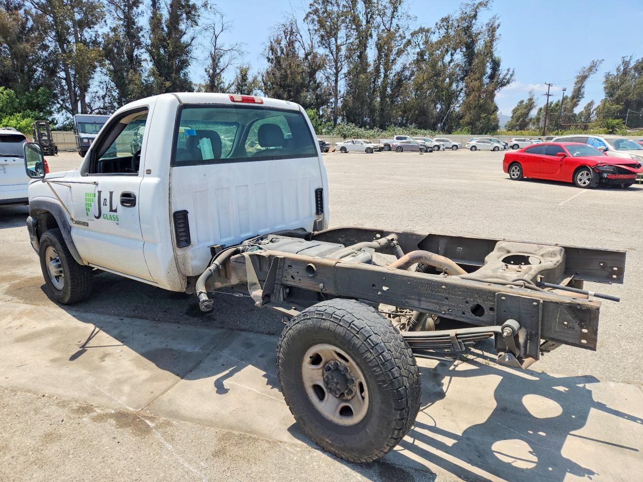 2003 Chevrolet Silverado C2500 Heavy Duty White vin: 1GCHC24U93E171193