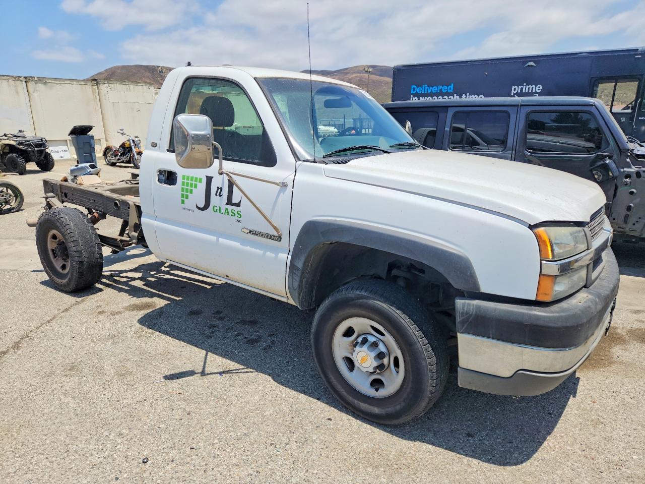 2003 Chevrolet Silverado C2500 Heavy Duty White vin: 1GCHC24U93E171193