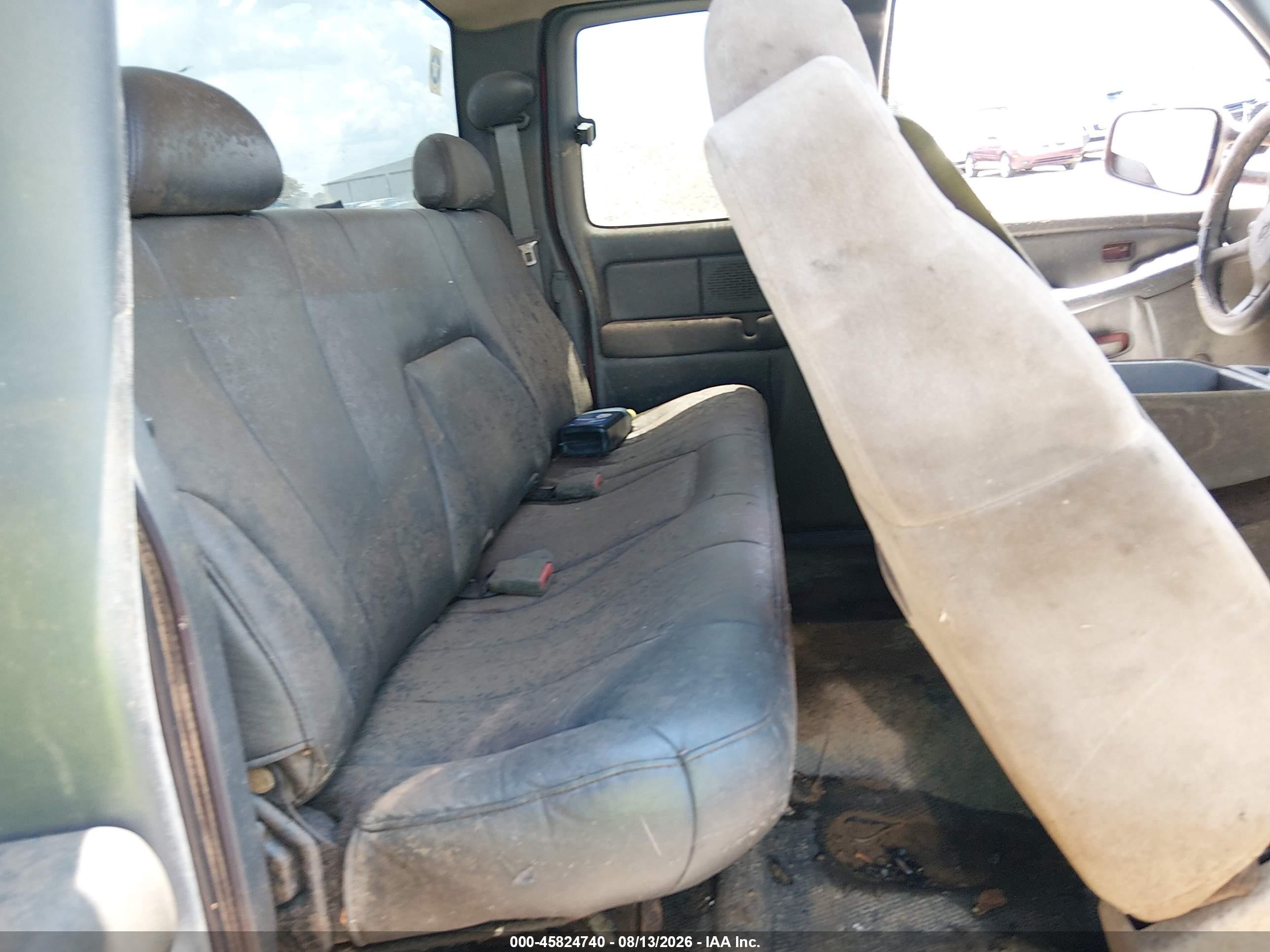 2002 Chevrolet Silverado 2500hd   Red vin: 1GCHC29122E169525