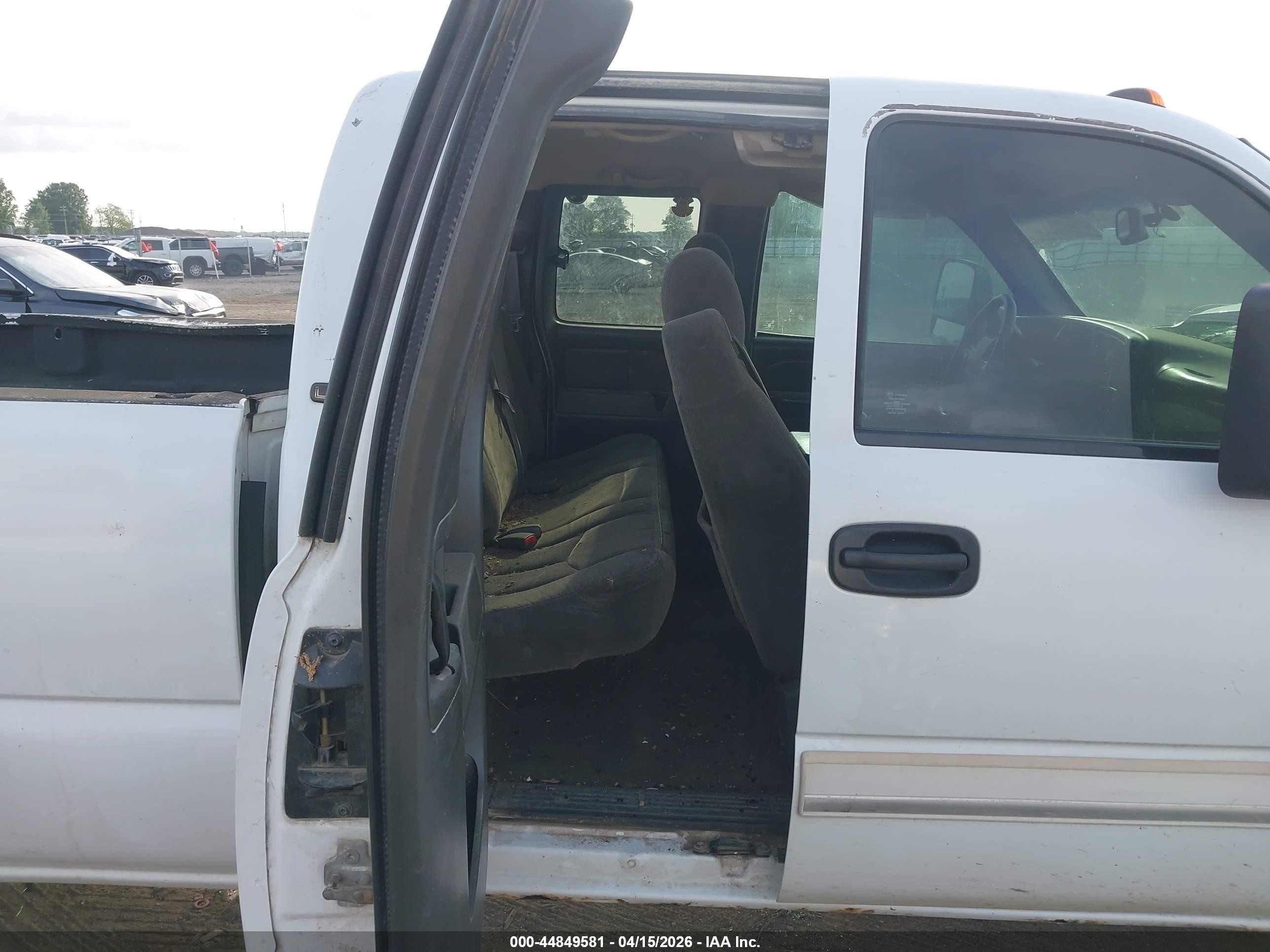 2006 Chevrolet Silverado 2500hd Lt1 White vin: 1GCHC29D16E247633