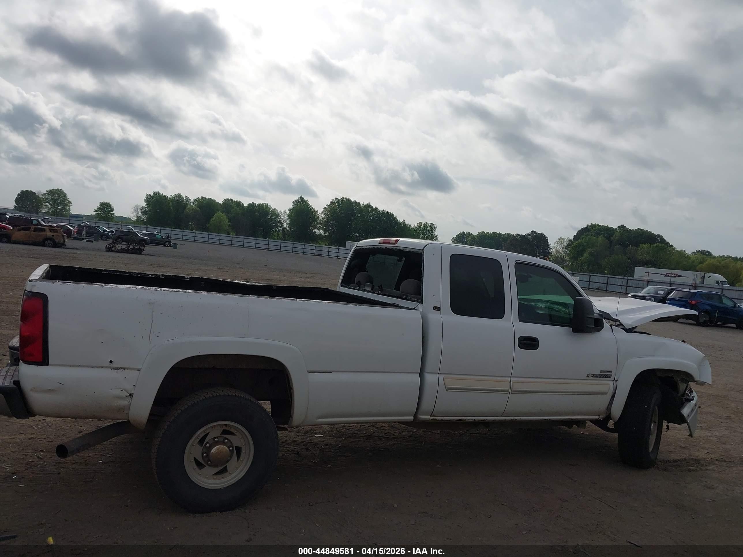 2006 Chevrolet Silverado 2500hd Lt1 White vin: 1GCHC29D16E247633