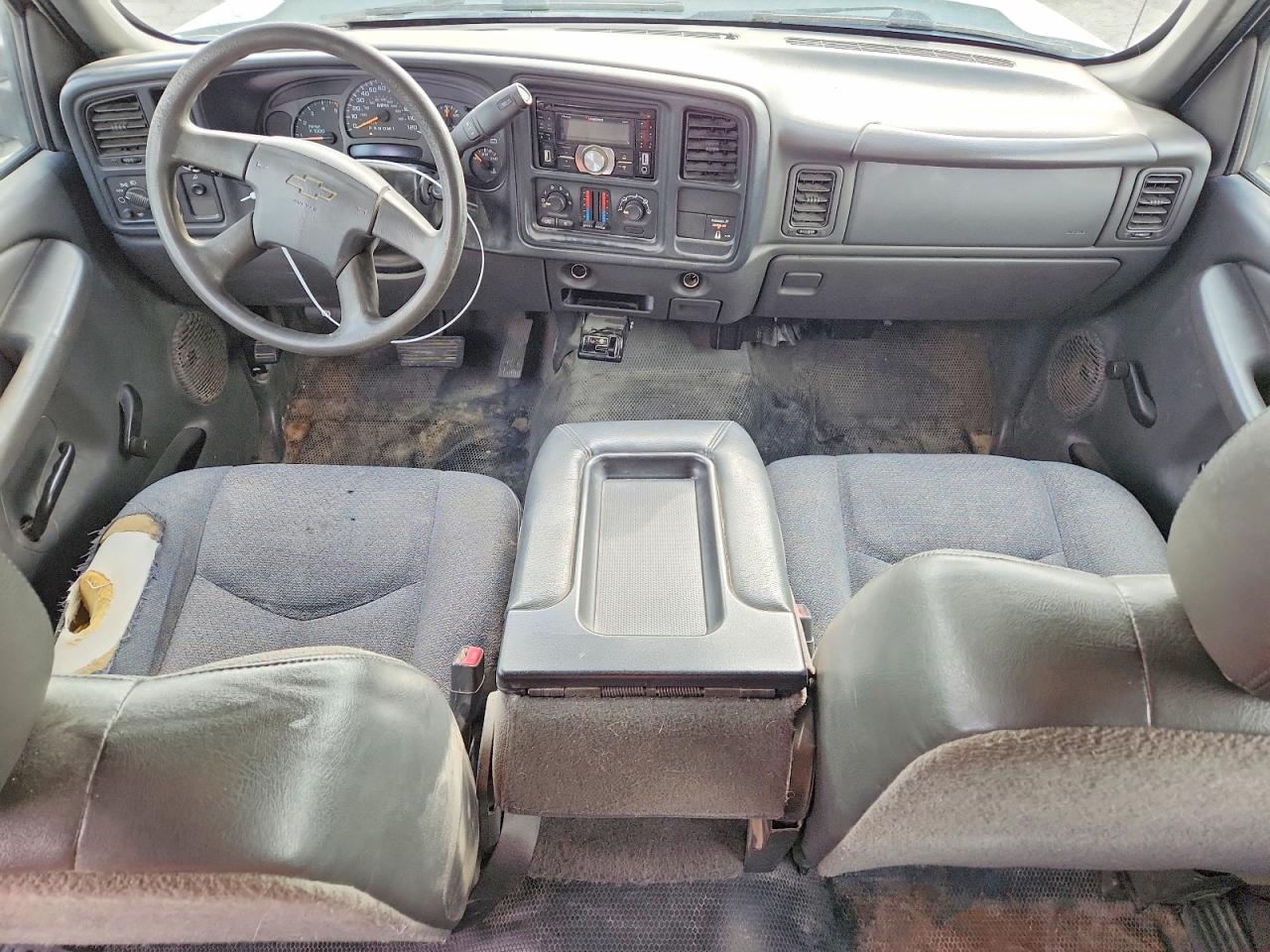 2006 Chevrolet Silverado C2500 Heavy Duty White vin: 1GCHC29D66E189101