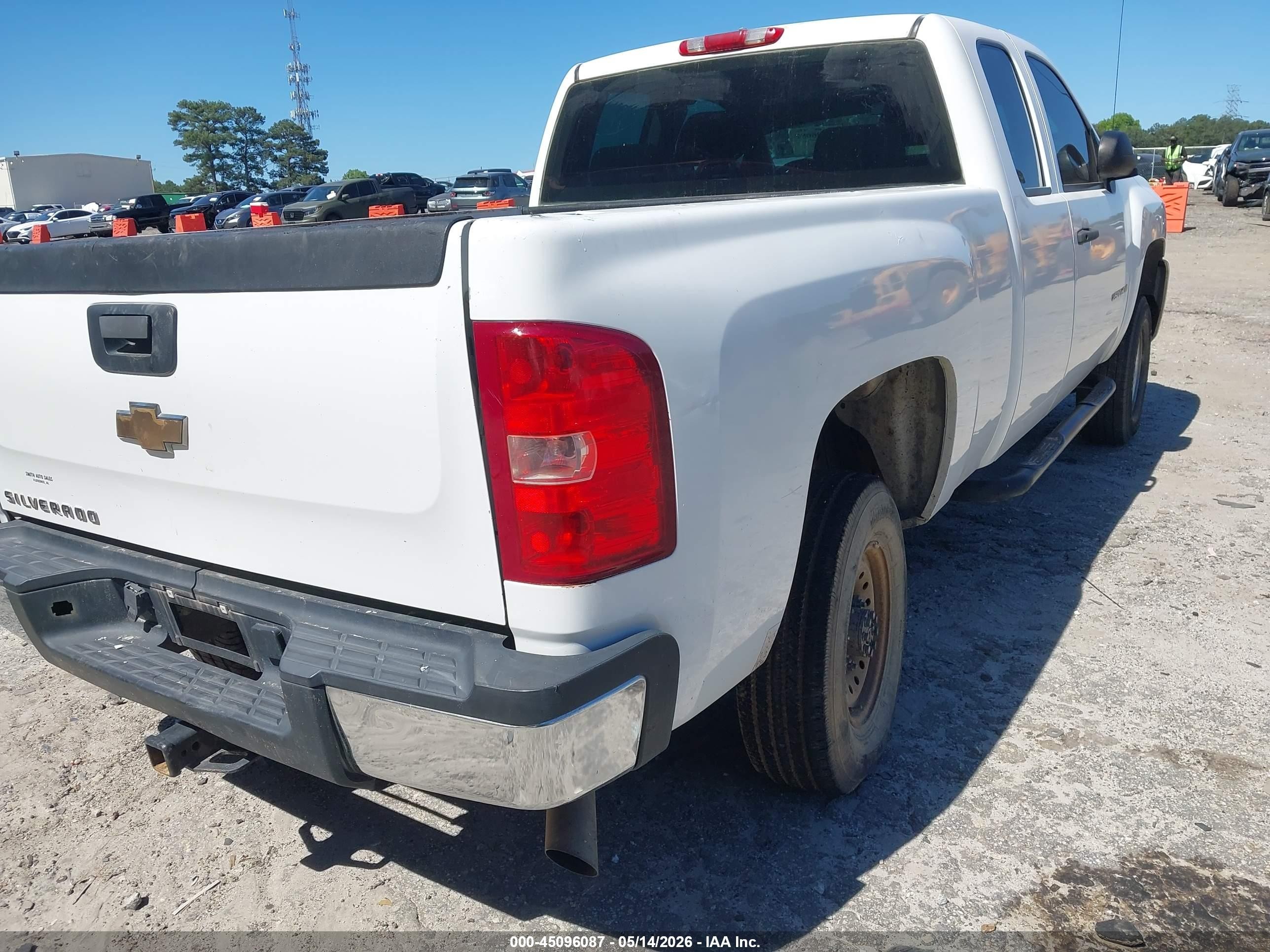 2007 Chevrolet Silverado 2500hd Work Truck White vin: 1GCHC29K37E576611