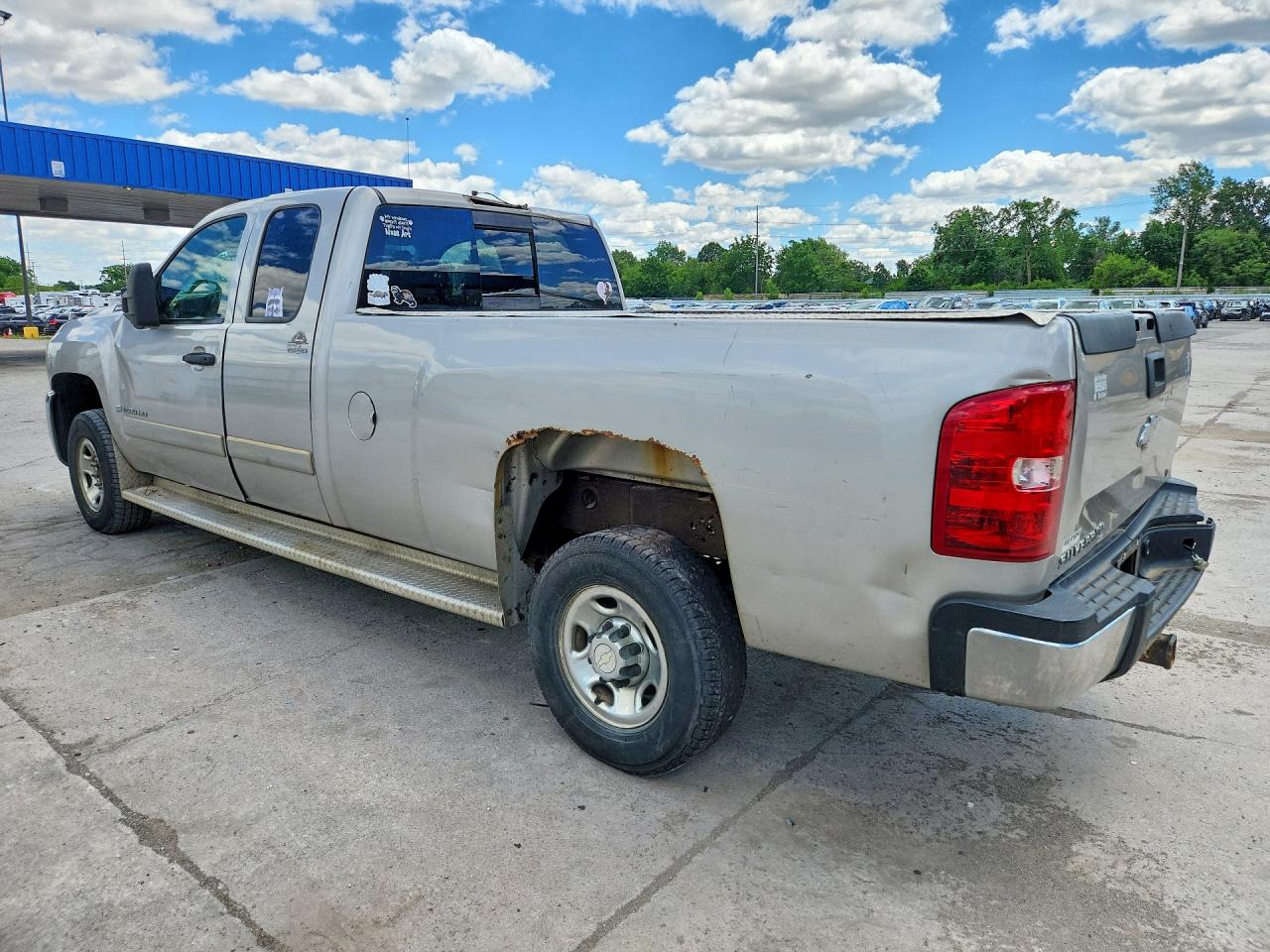 2007 Chevrolet Silverado C2500 Heavy Duty Beige vin: 1GCHC29K37E585602