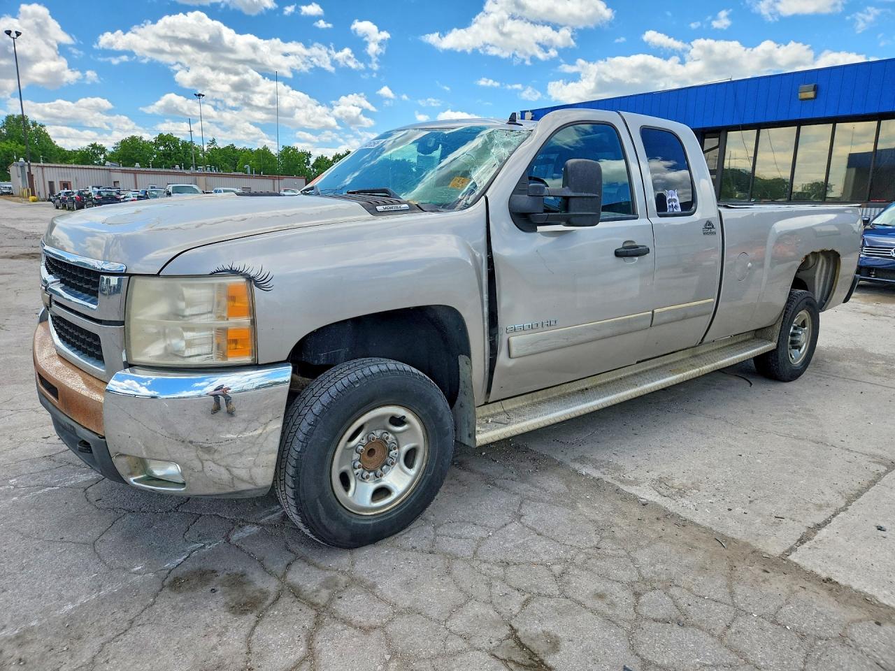 2007 Chevrolet Silverado C2500 Heavy Duty Beige vin: 1GCHC29K37E585602