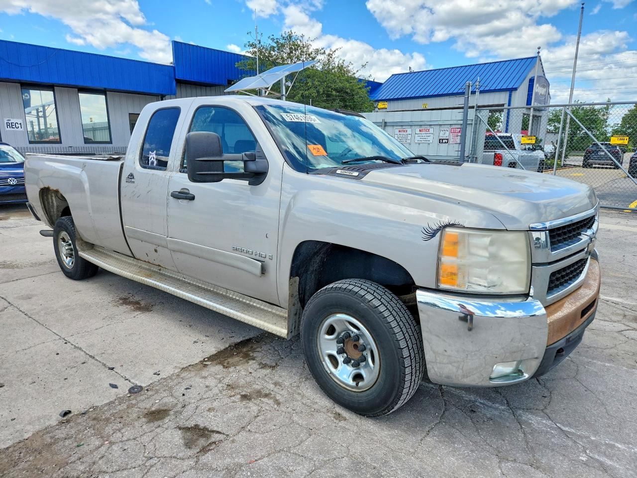 2007 Chevrolet Silverado C2500 Heavy Duty Beige vin: 1GCHC29K37E585602