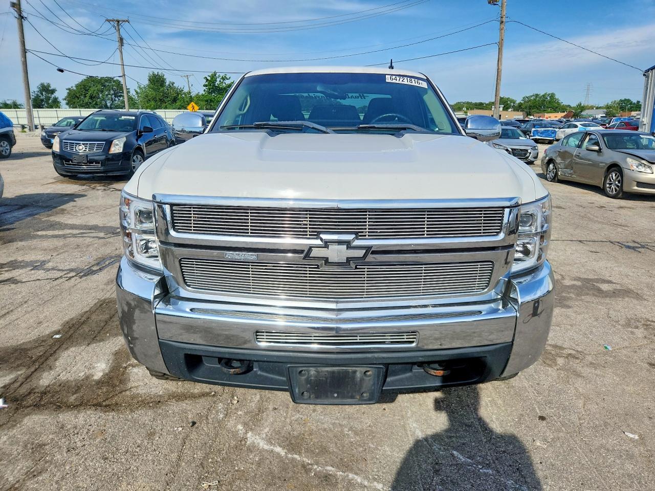 2007 Chevrolet Silverado C2500 Heavy Duty White vin: 1GCHC29K57E596925