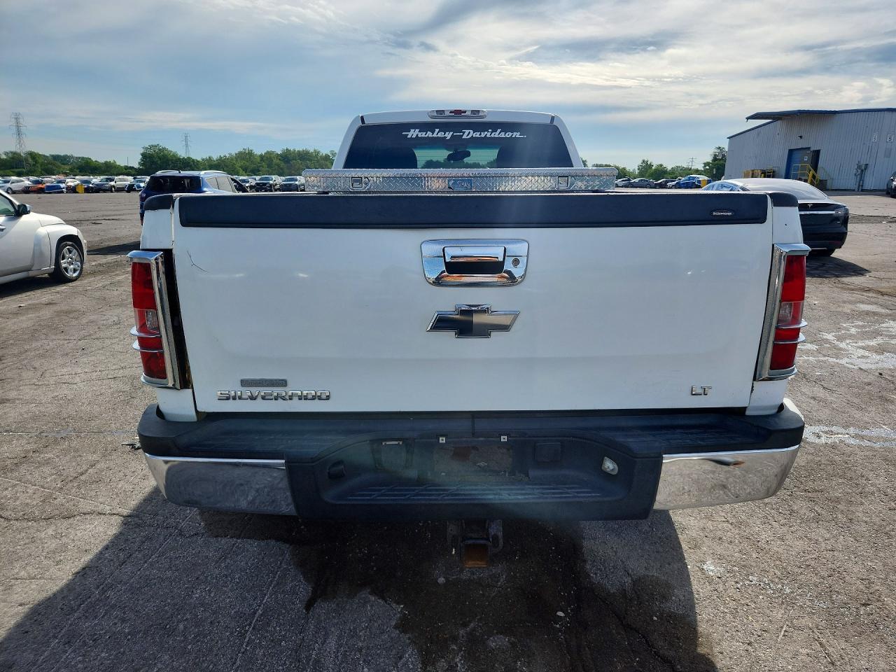 2007 Chevrolet Silverado C2500 Heavy Duty White vin: 1GCHC29K57E596925