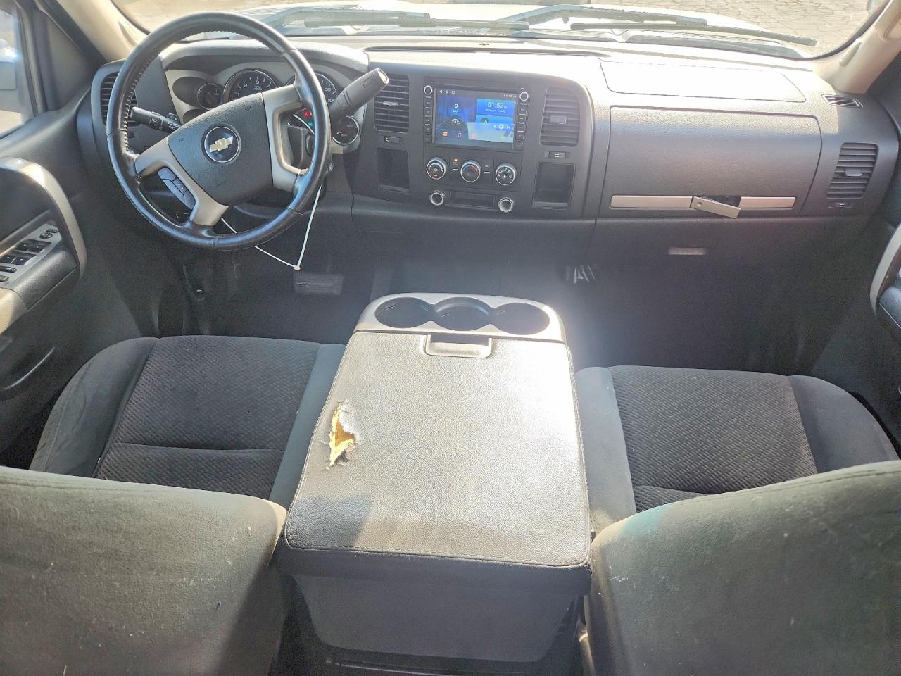 2007 Chevrolet Silverado C2500 Heavy Duty White vin: 1GCHC29K57E596925