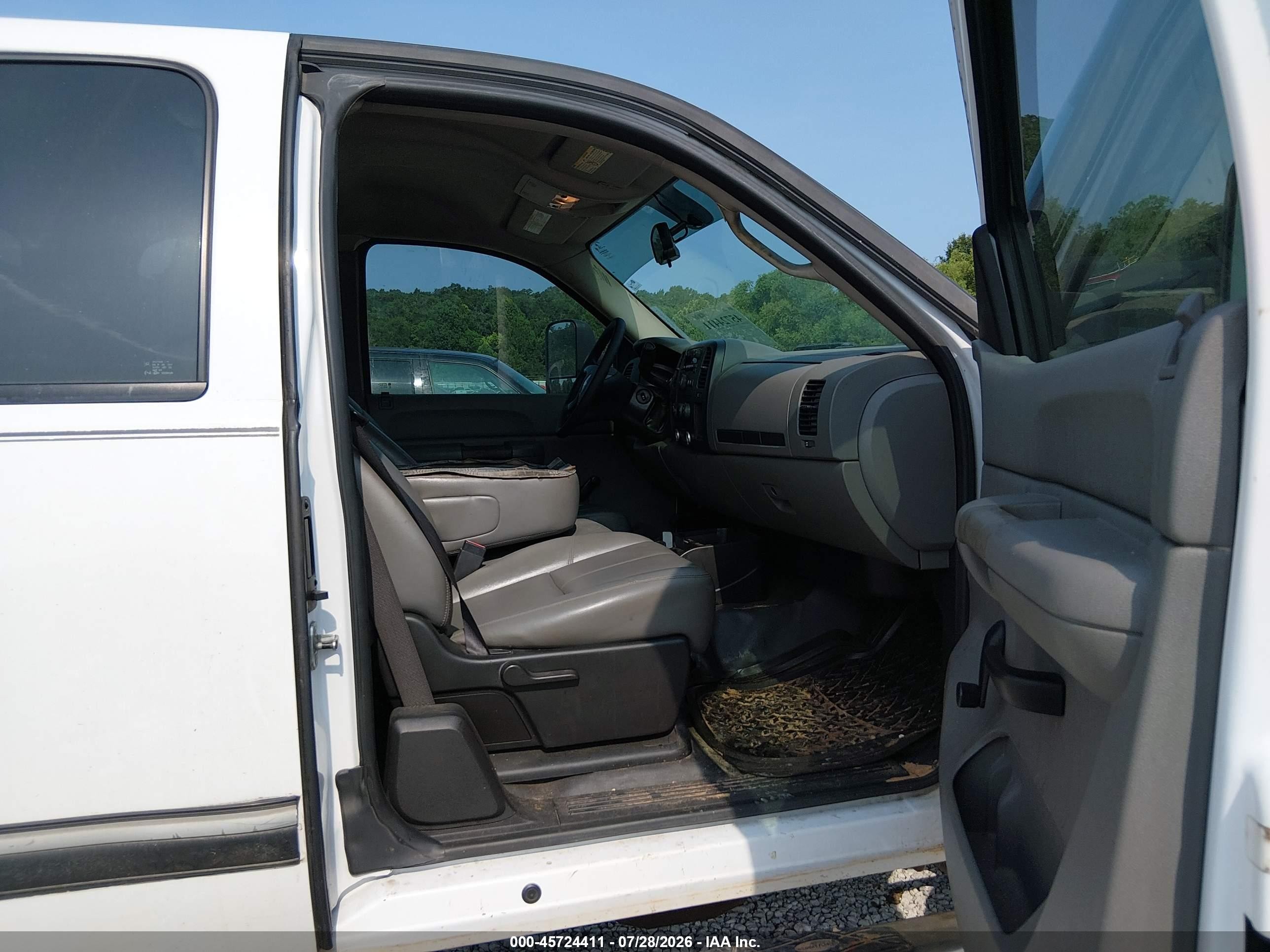 2008 Chevrolet Silverado 2500hd Work Truck White vin: 1GCHC29K78E125473