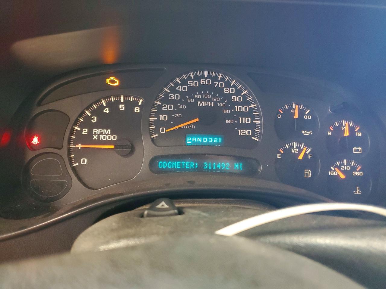 2004 Chevrolet Silverado C2500 Heavy Duty Red vin: 1GCHC29U04E350359